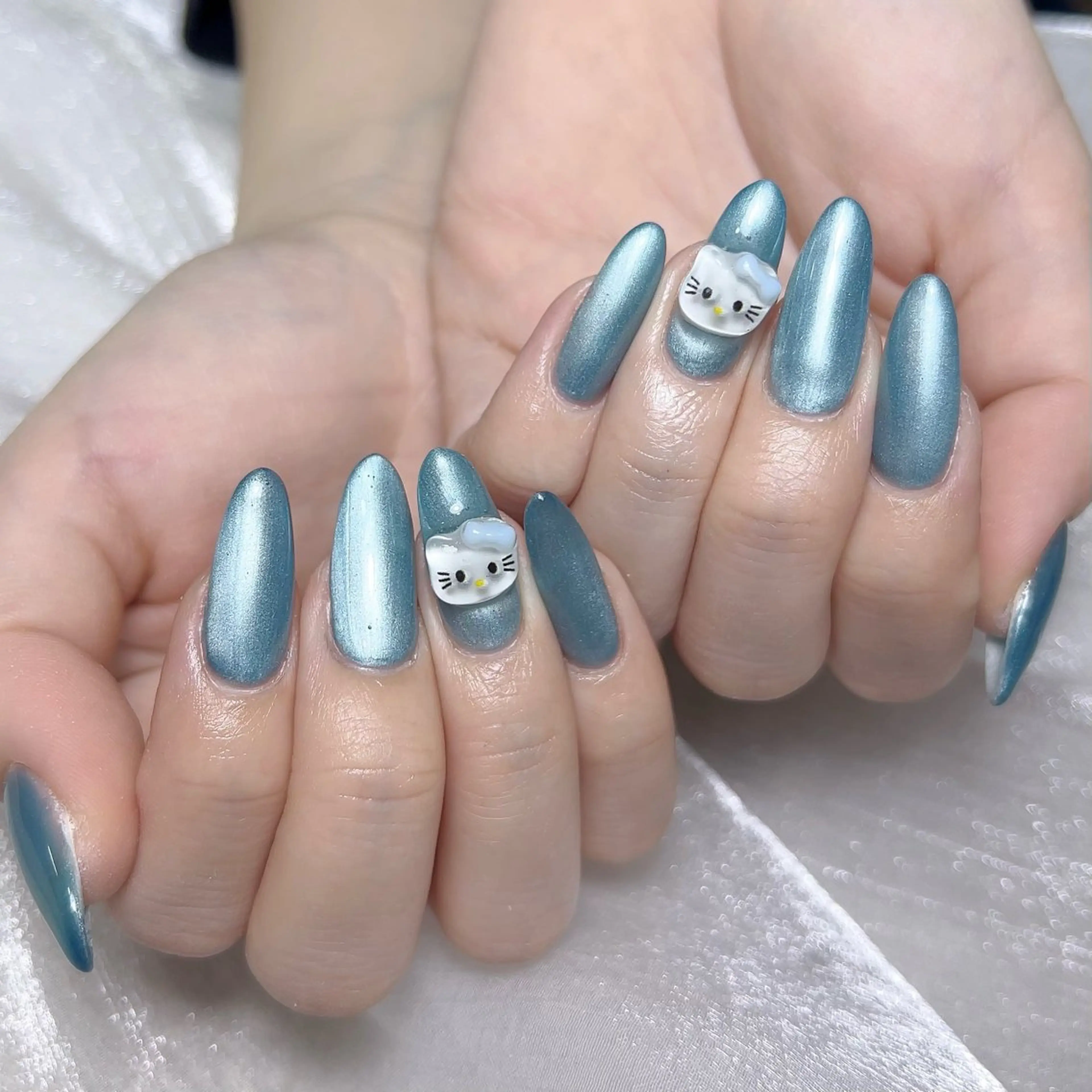 メンズ ネイル メンズ韓国風 アートネイル オーロラネイル ガーリー キラキラネイル Nail salon 木にいるのネイルデザイン