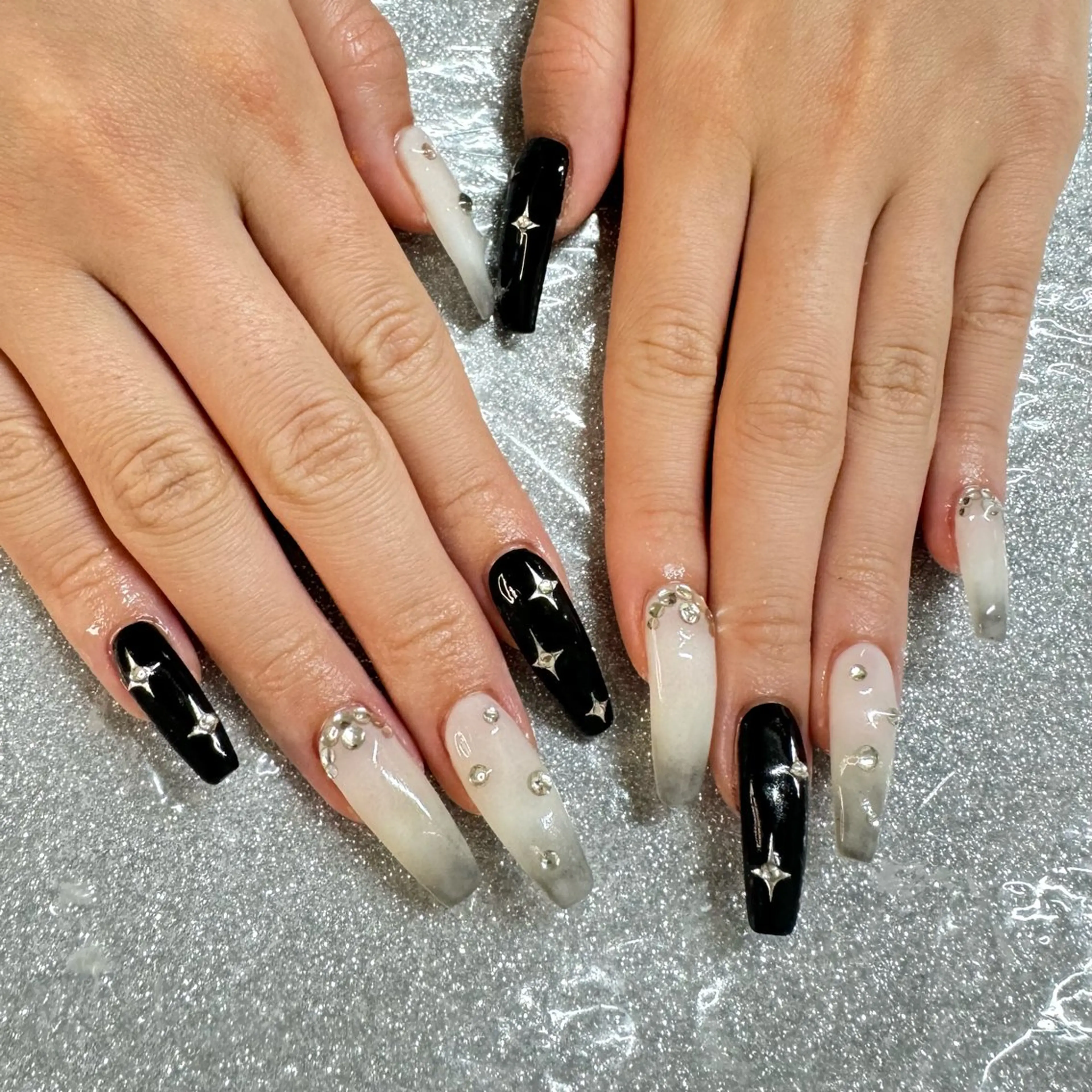 ネイル ハンドネイル VIERU 🌈🎀💖のネイルデザイン