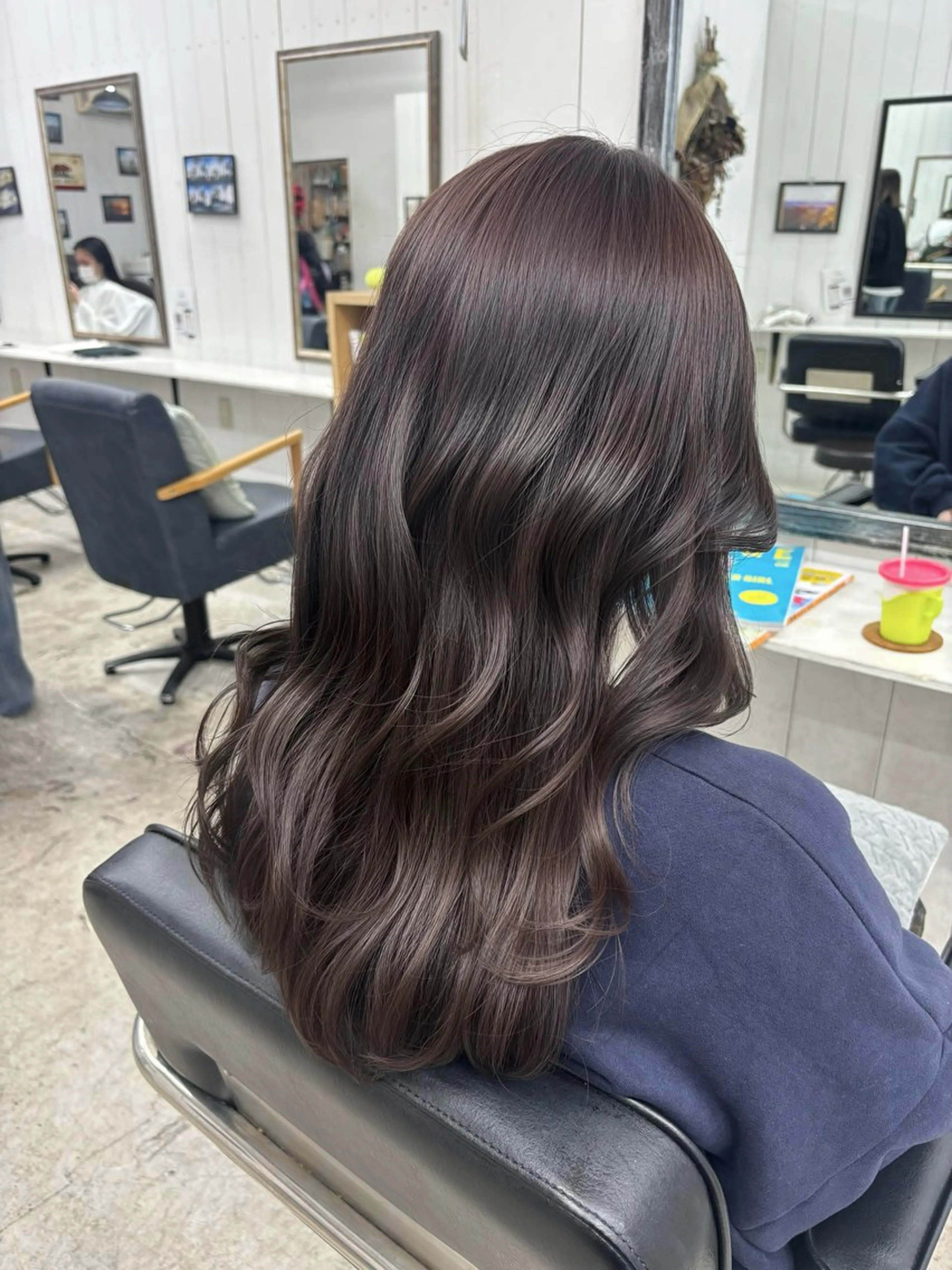 ロング カラー ブリーチ 透明感カラー カット ヘアカラー トリートメント Ann./艶髪 /レイヤーカットのヘアスタイル