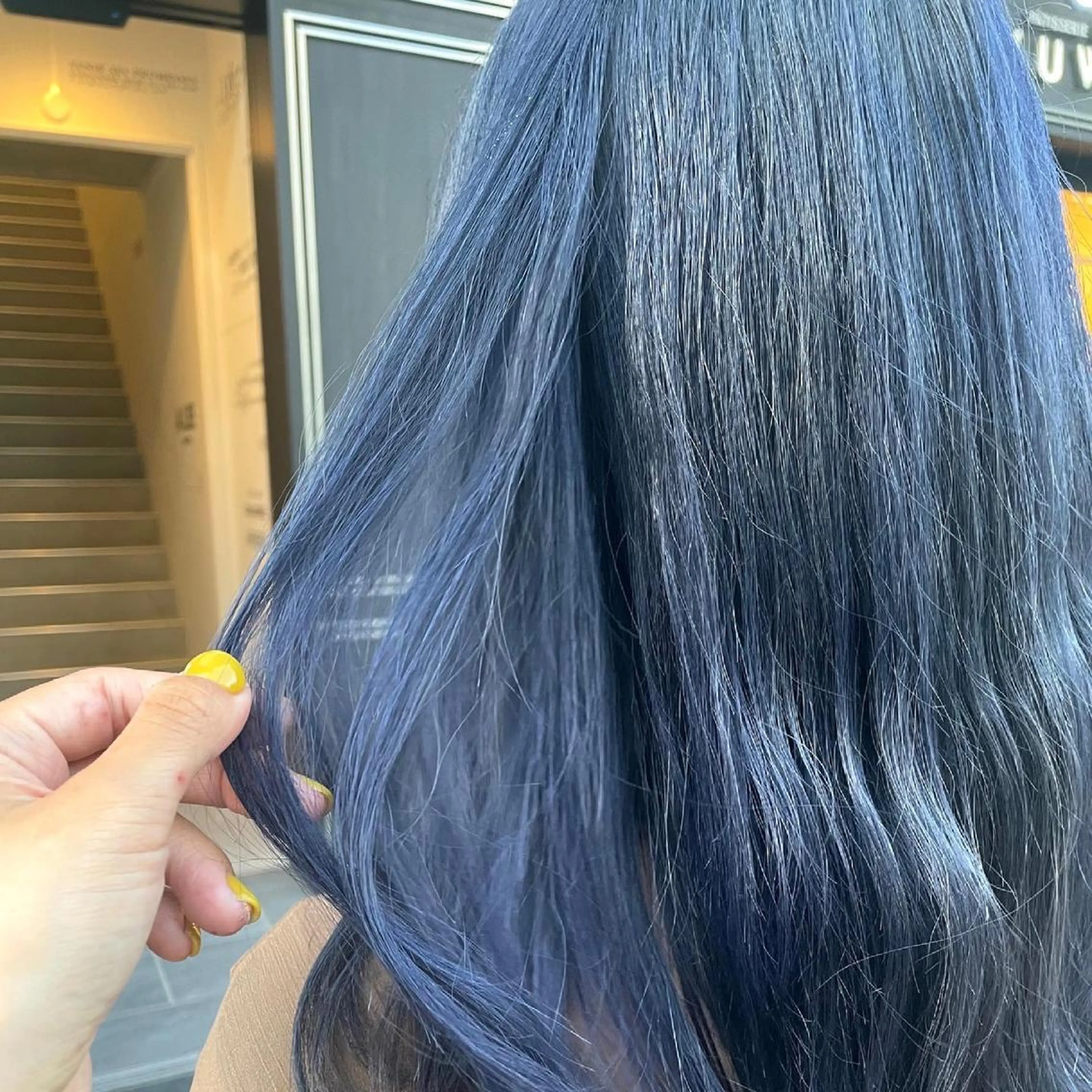 ロング カラー ブリーチ ブルーカラー 久保田 千尋のヘアスタイル
