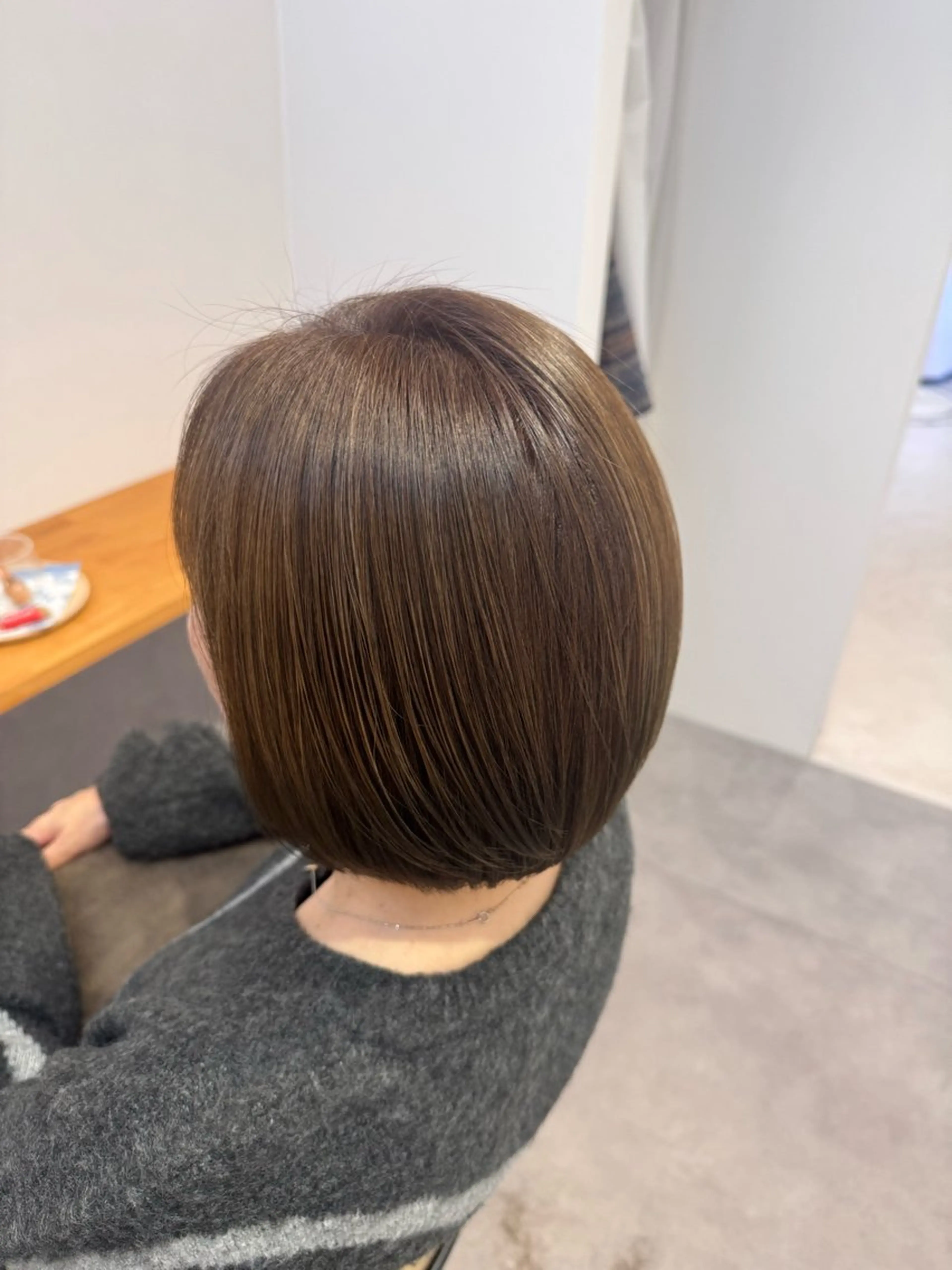 カラー 坪井 れあのヘアスタイル