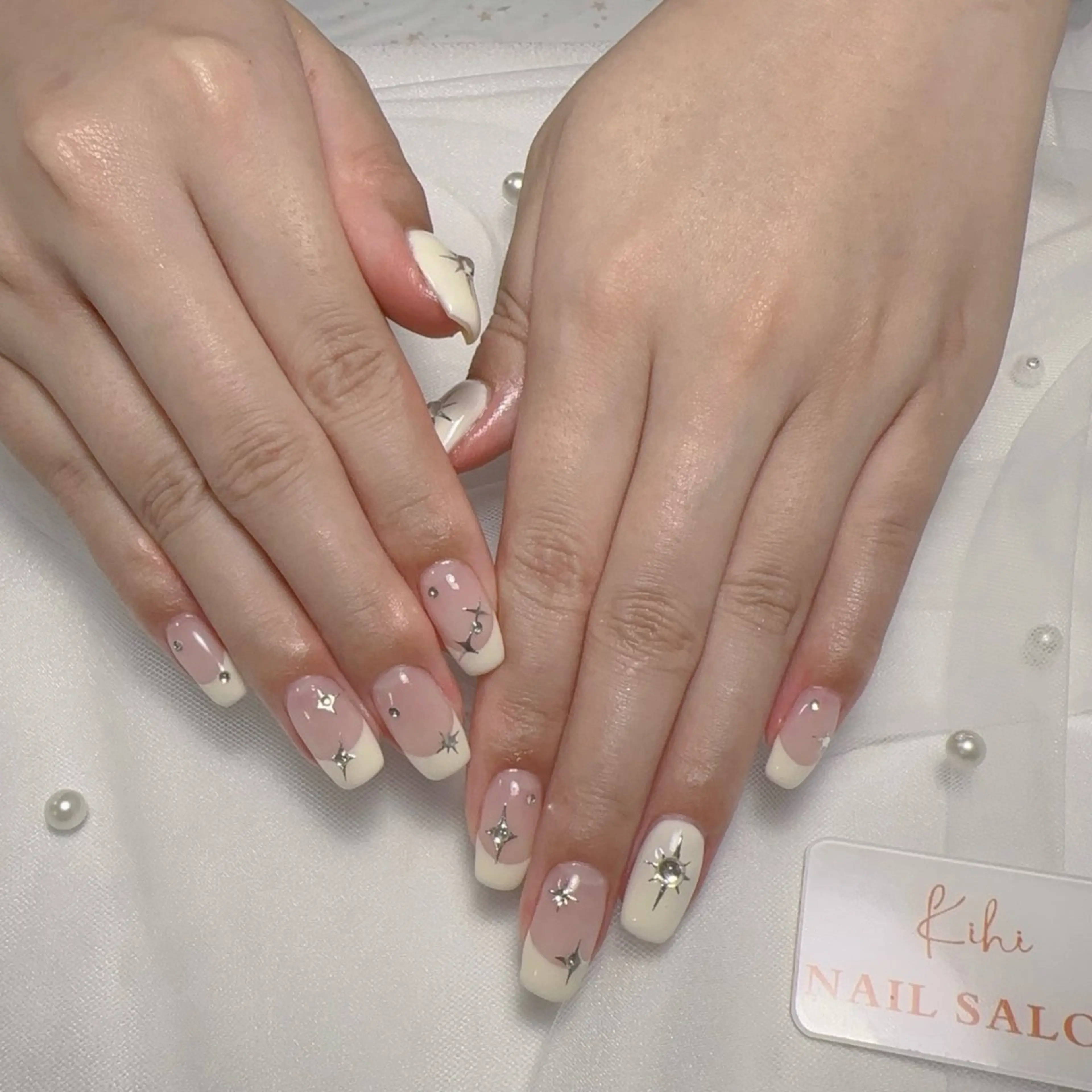 ネイル アートネイル フレンチネイル ジェルネイル グラデーション 韓国ネイル ハンドネイル ハンドケア さくら💮💮 【オフ無料】のネイルデザイン