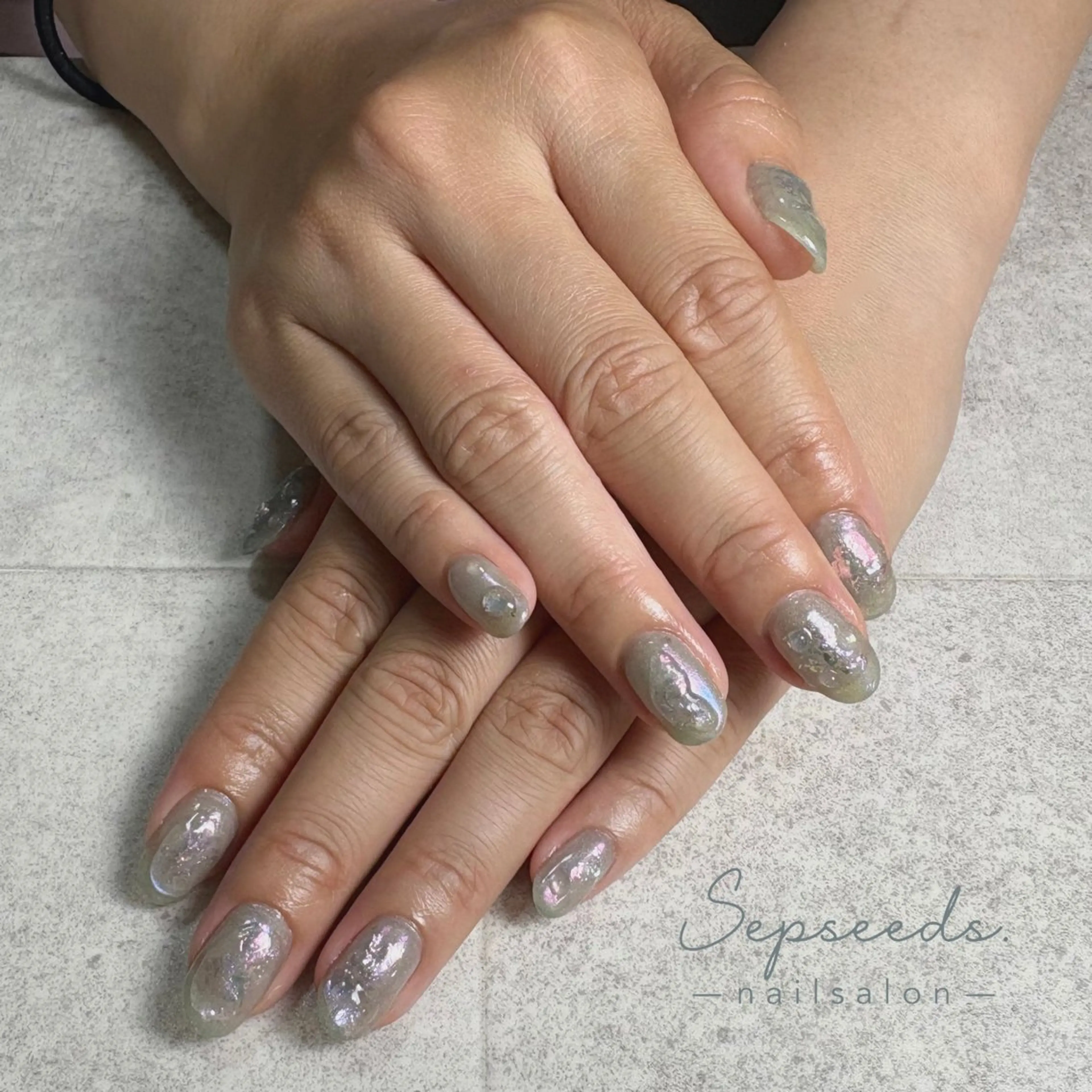 ネイル グリーン マグネットネイル ニュアンスネイル Sepseeds. 🌱朝9時～OK🤲のネイルデザイン