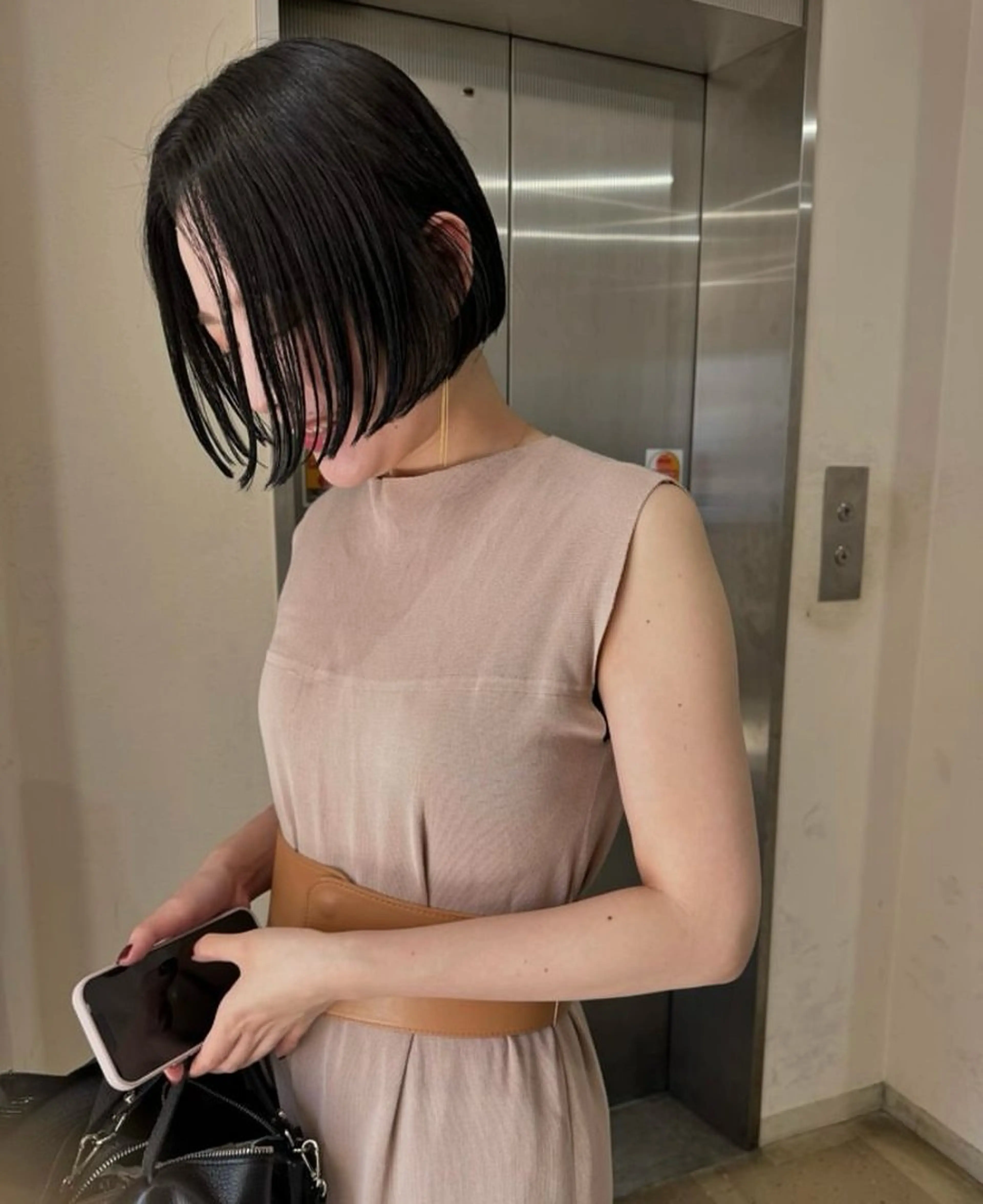 ショート 透明感/グレージュ/ レイヤー/ 青空のヘアスタイル