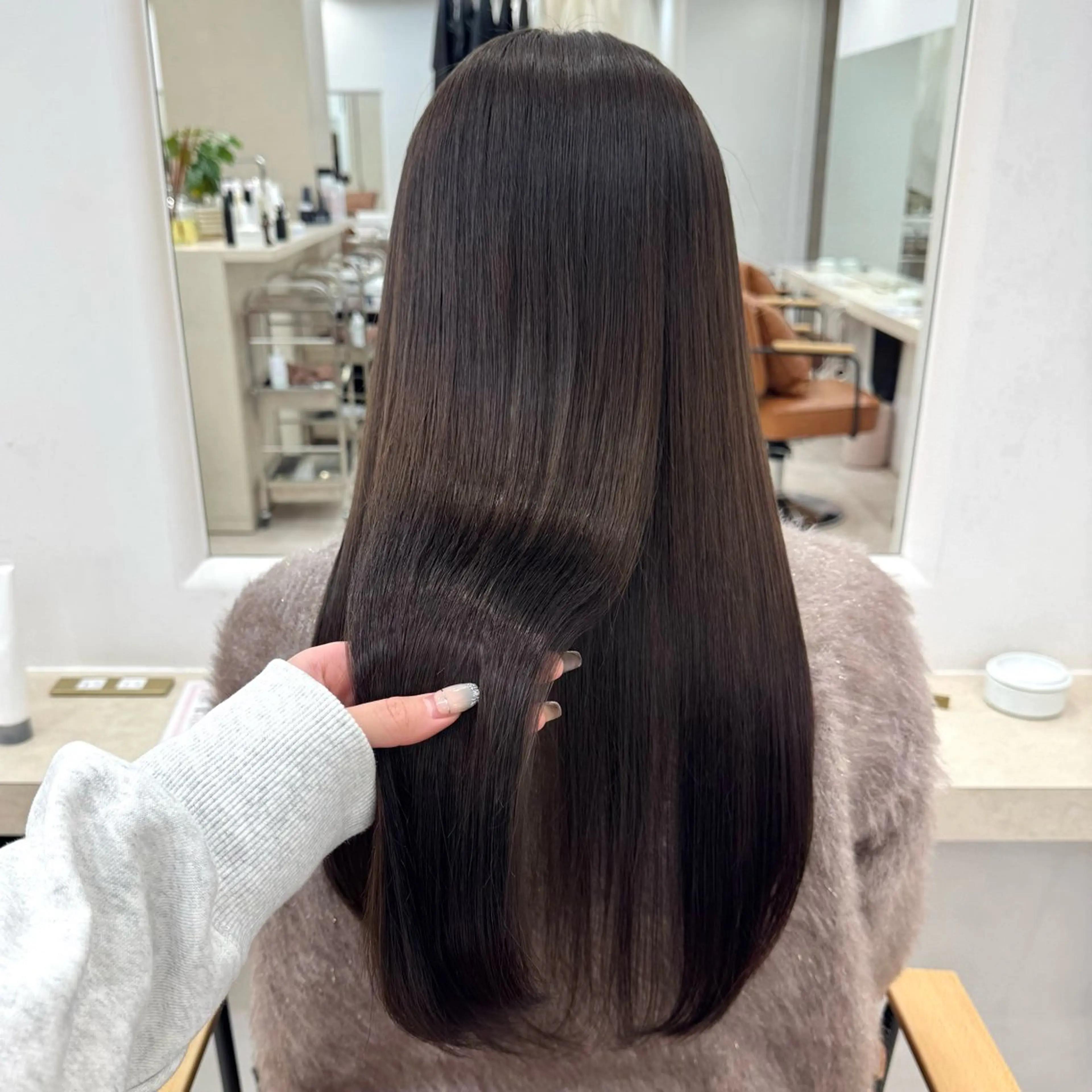 ロング カラー 透明感カラー トリートメント ヘアカラー トリートメント ‎‎りな‪🪽カット /艶髪･透明感カラーのヘアスタイル