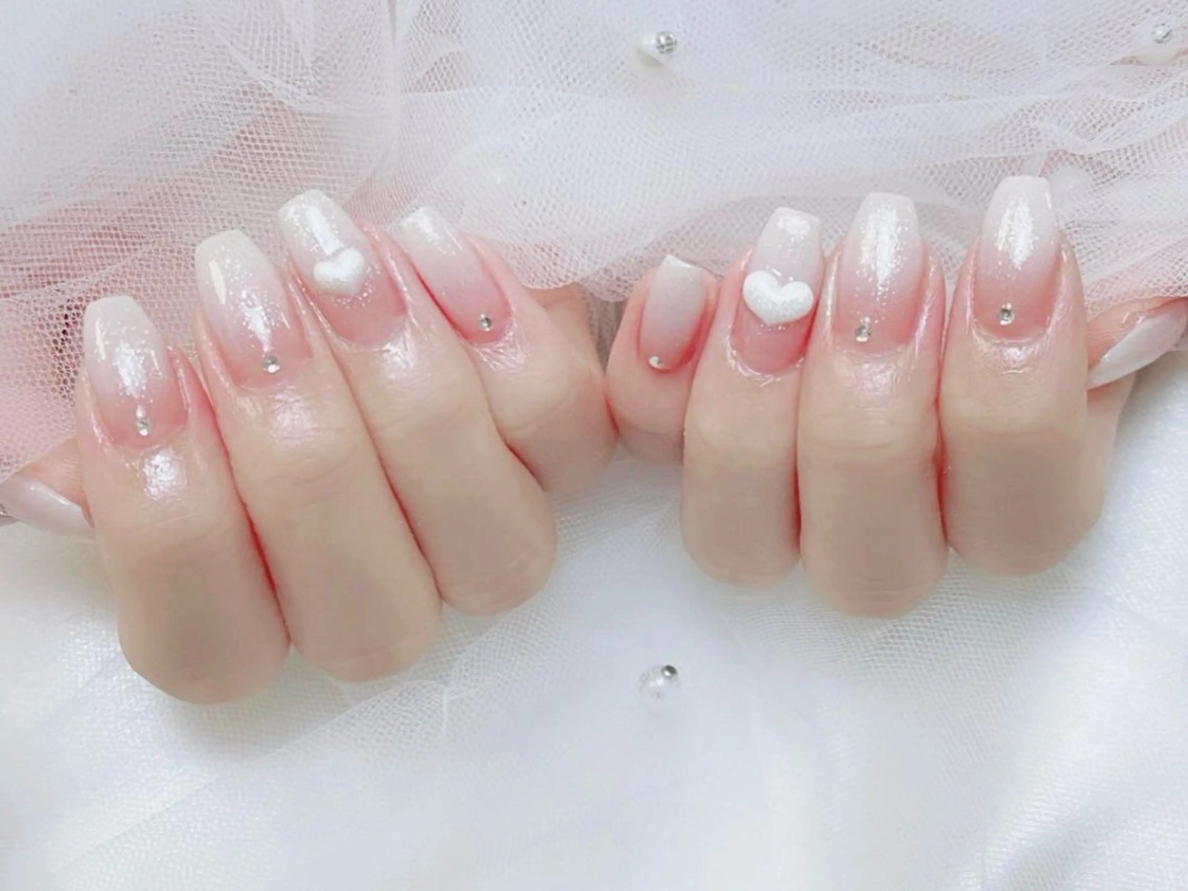 ネイル フレンチネイル ジェルネイル ハート 韓国ネイル マグネットネイル ハンドネイル ネイルサロン lotusのネイルデザイン