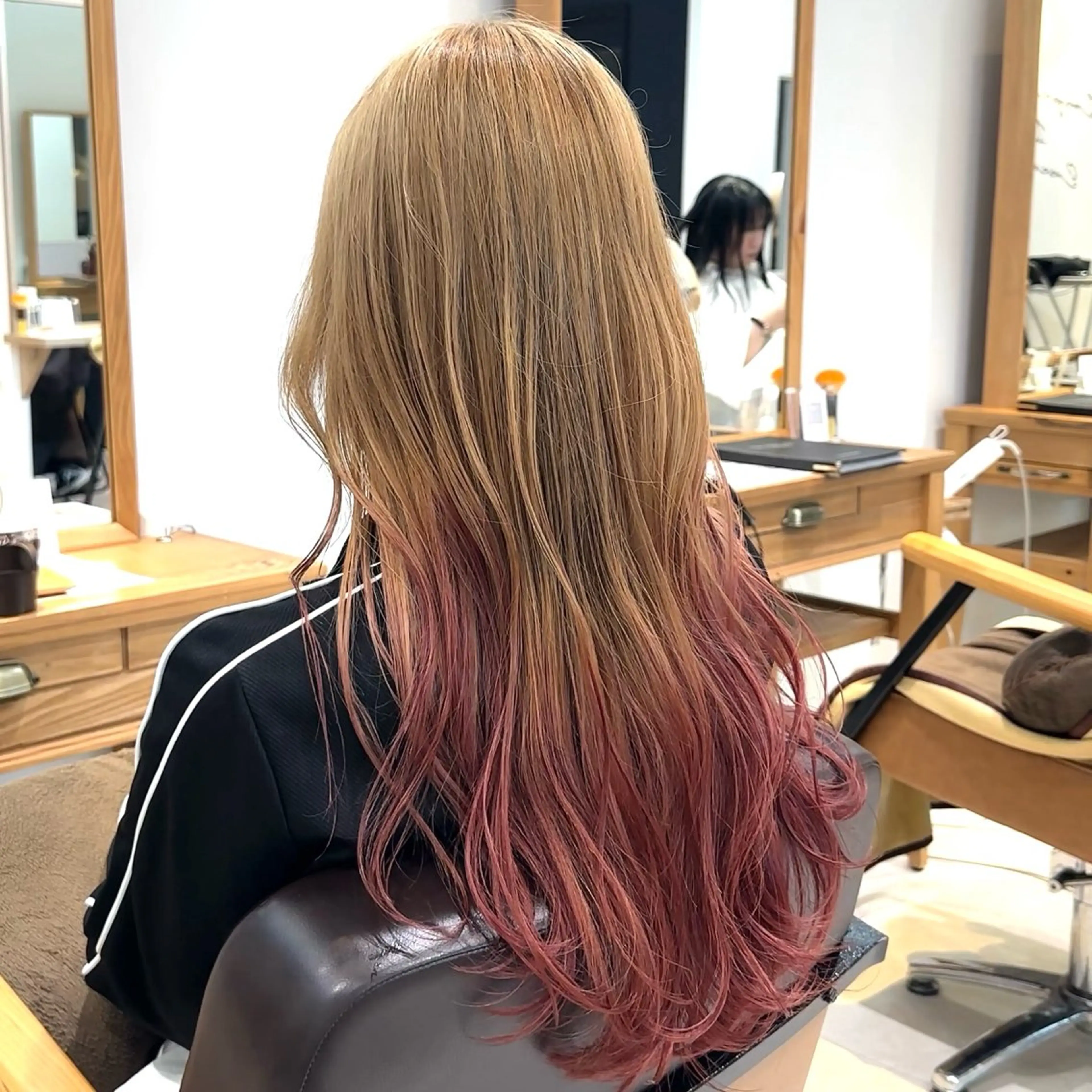ロング BISCO hair 小西冬馬 縮毛矯正のヘアスタイル