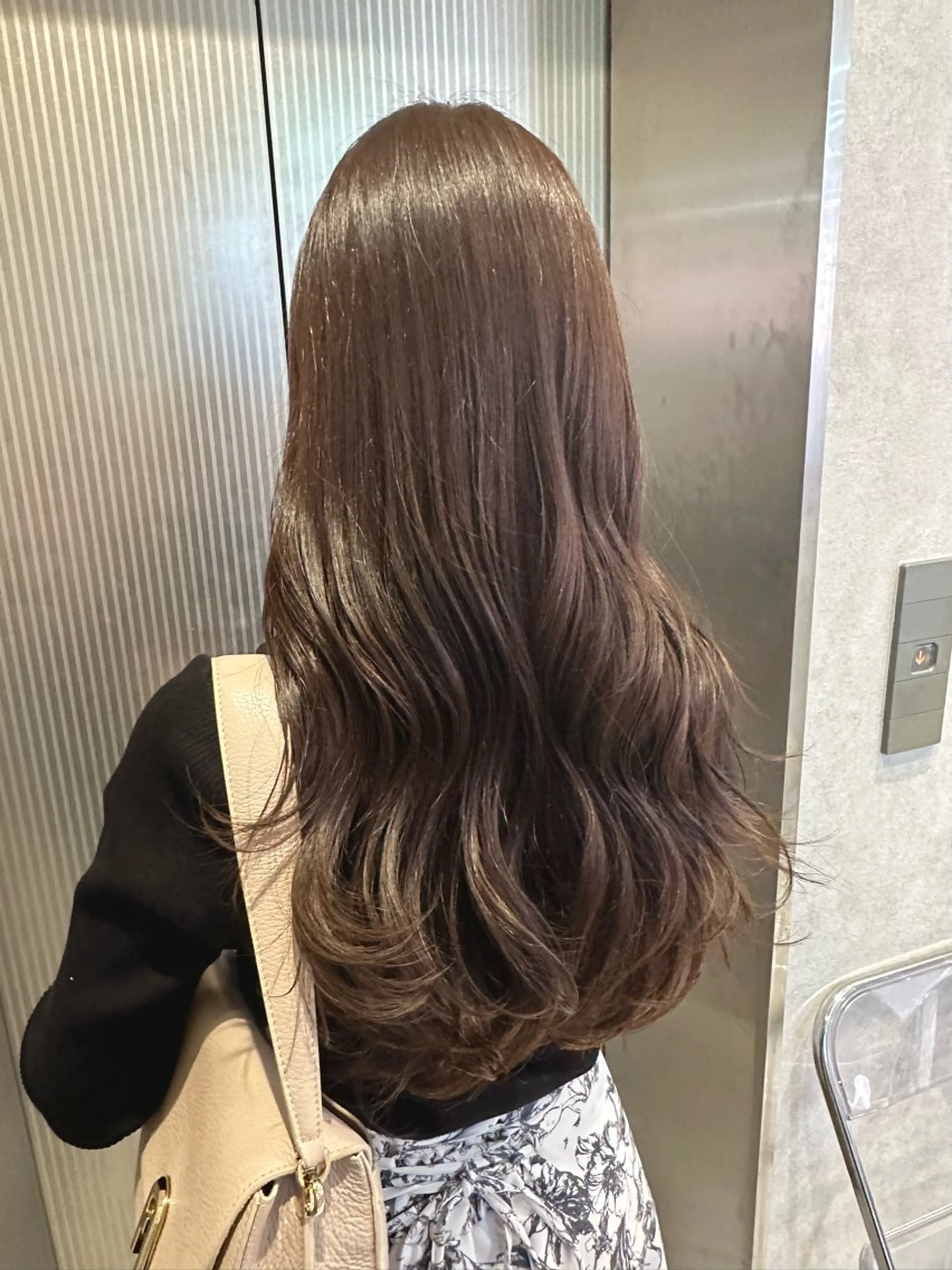 ロング カラー ヘアアレンジ ブリーチ グレージュ ブリーチなしカラー 韓国風ヘア レイヤーカット REONA🪽✨薬院 レイヤーカット🫧のヘアスタイル