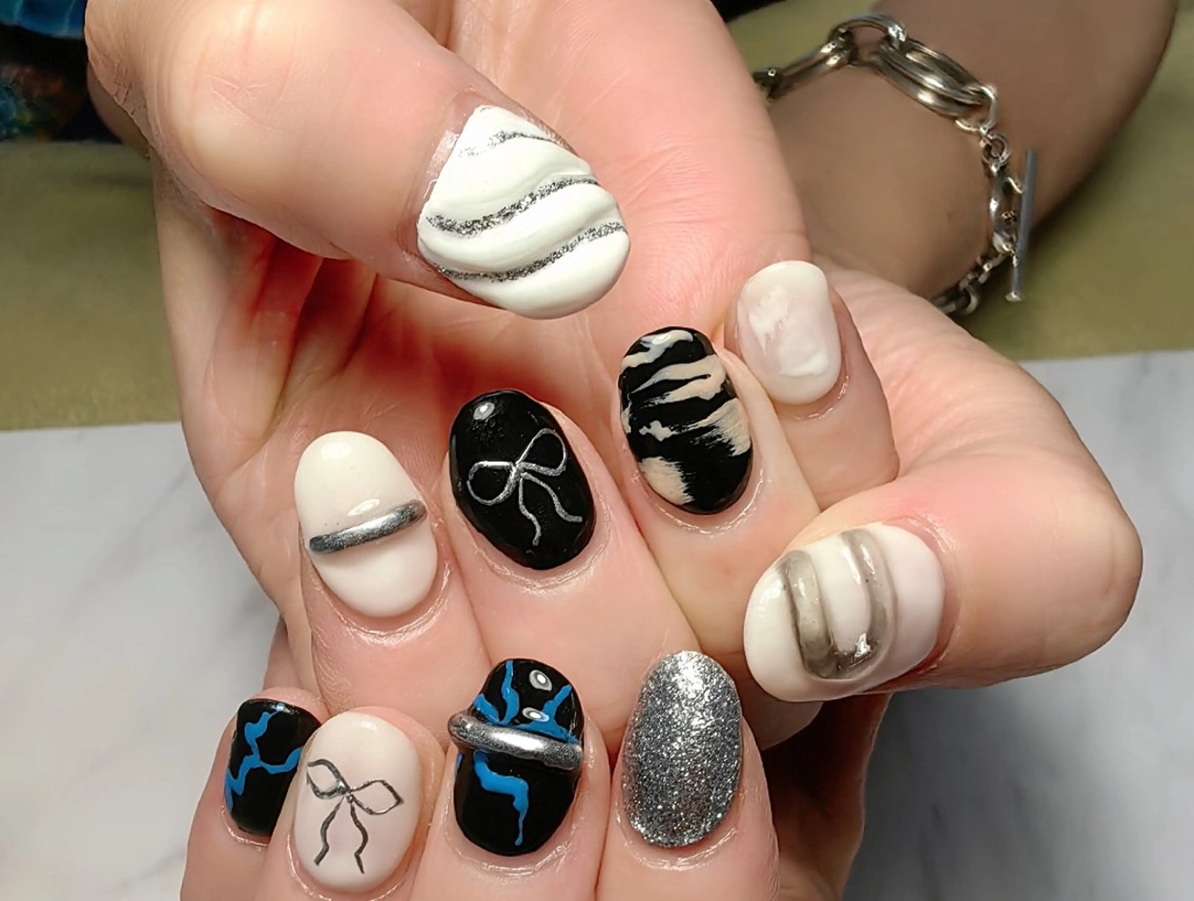 ネイル リボン ハンドネイル reve あやののネイルデザイン