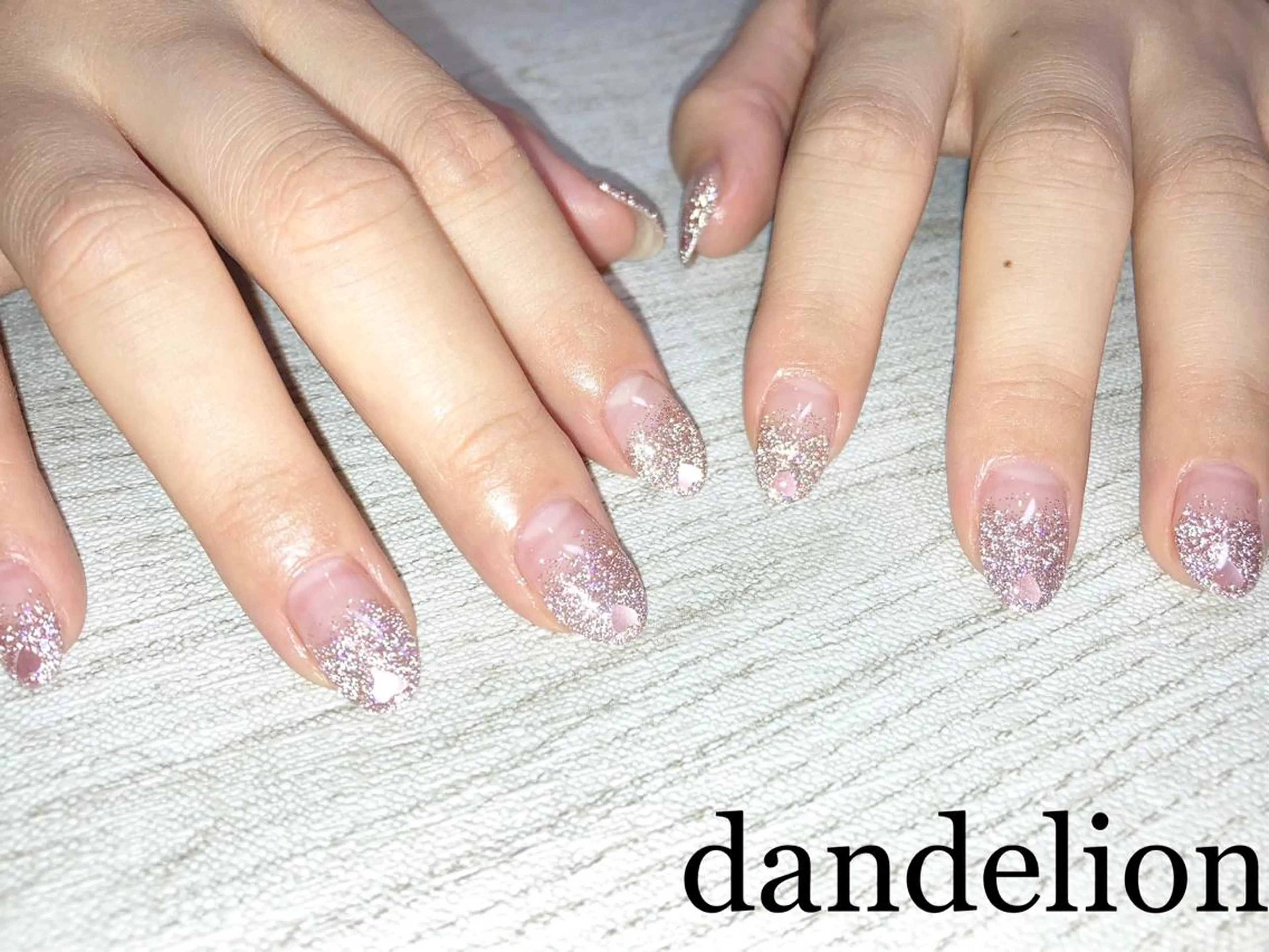 ネイル フラッシュネイル ハンドネイル ハンドケア dandelion ダンデライオンのネイルデザイン