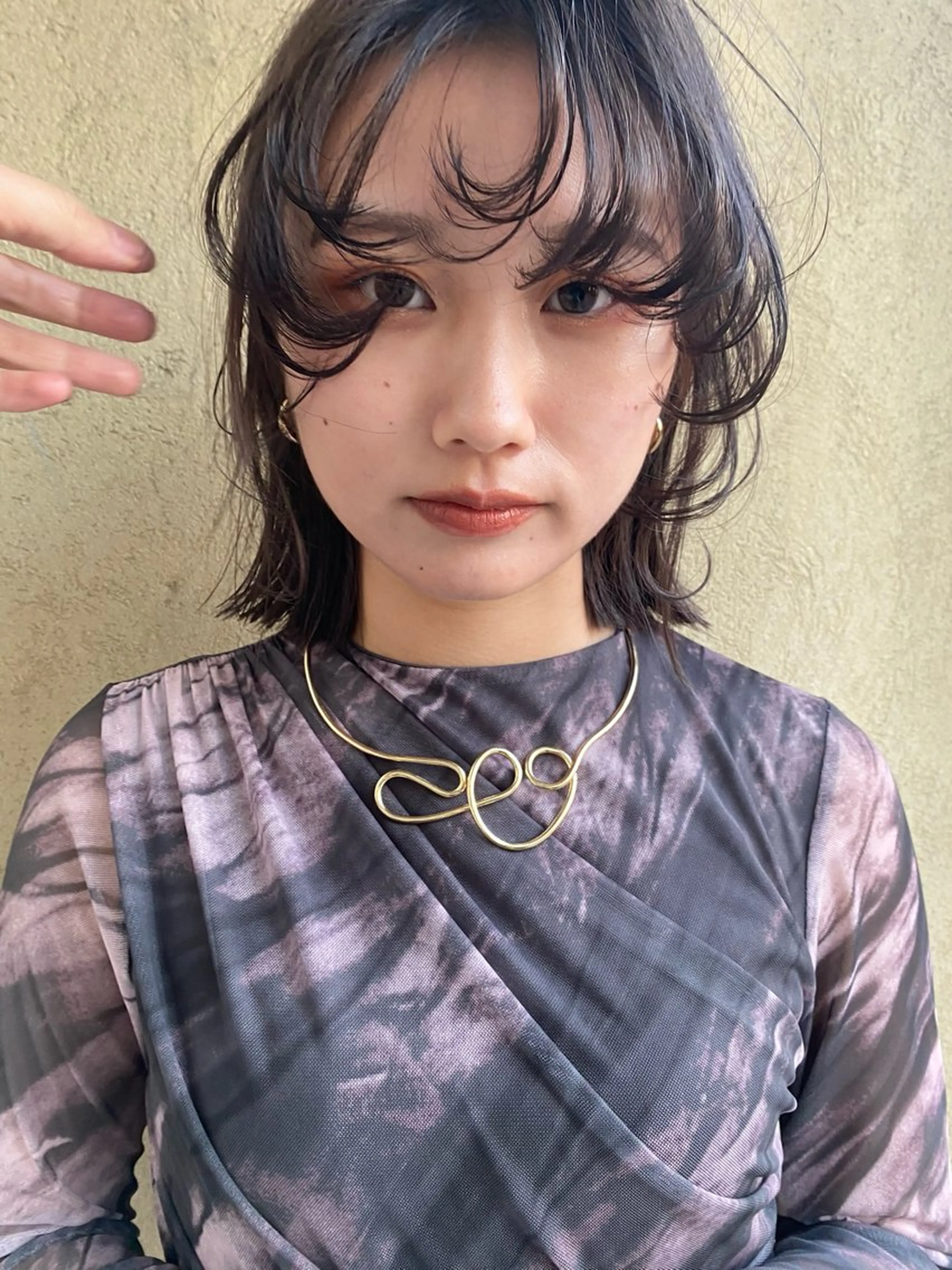 ミディアム カット ヘアカラー トリートメント saya/似合わせ /透明感カラーのヘアスタイル