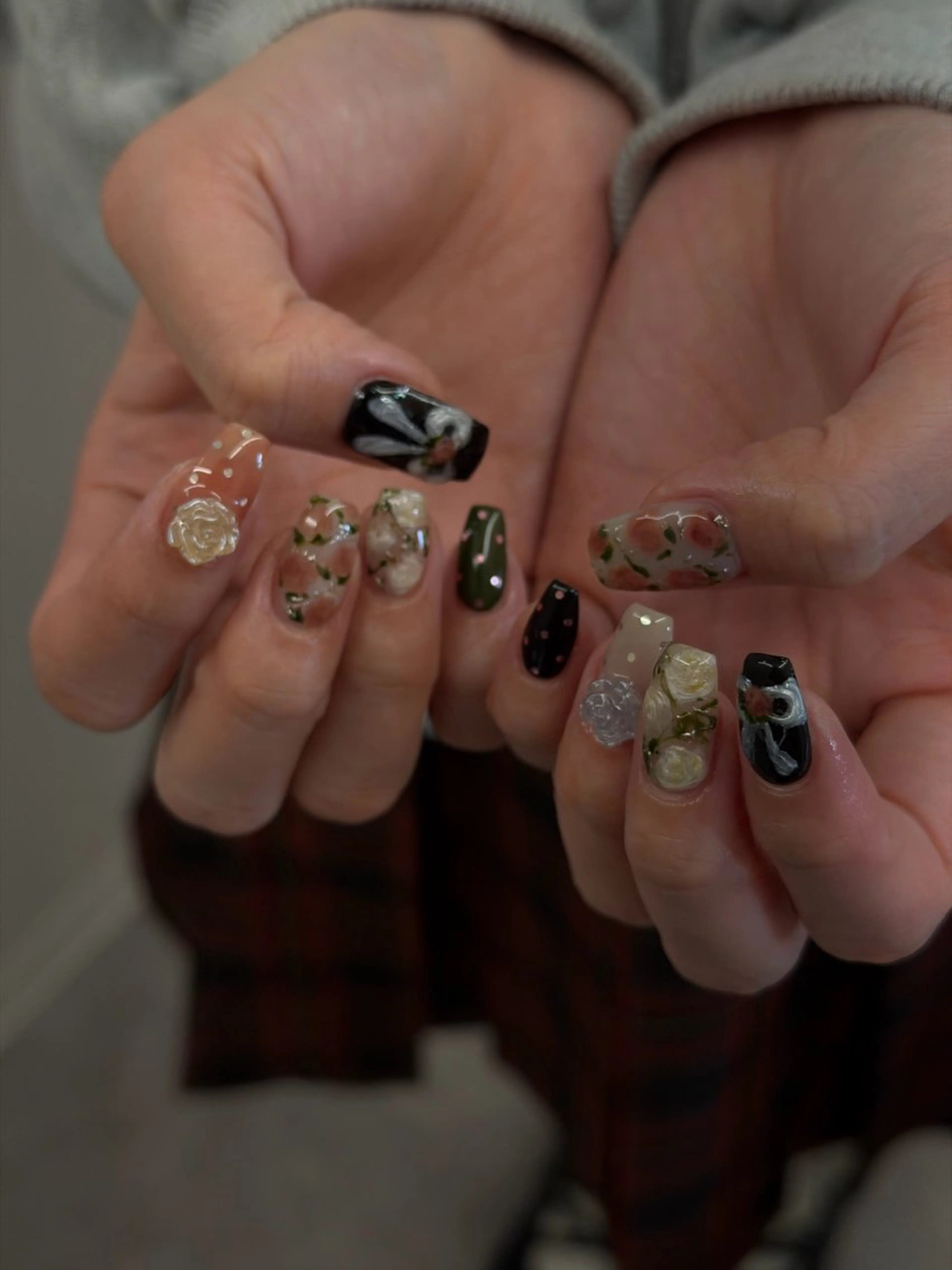 ネイル ジェルネイル キラキラネイル マグネットネイル ニュアンスネイル パラジェル ハンドネイル ハンドケア Bana_ Nailのネイルデザイン