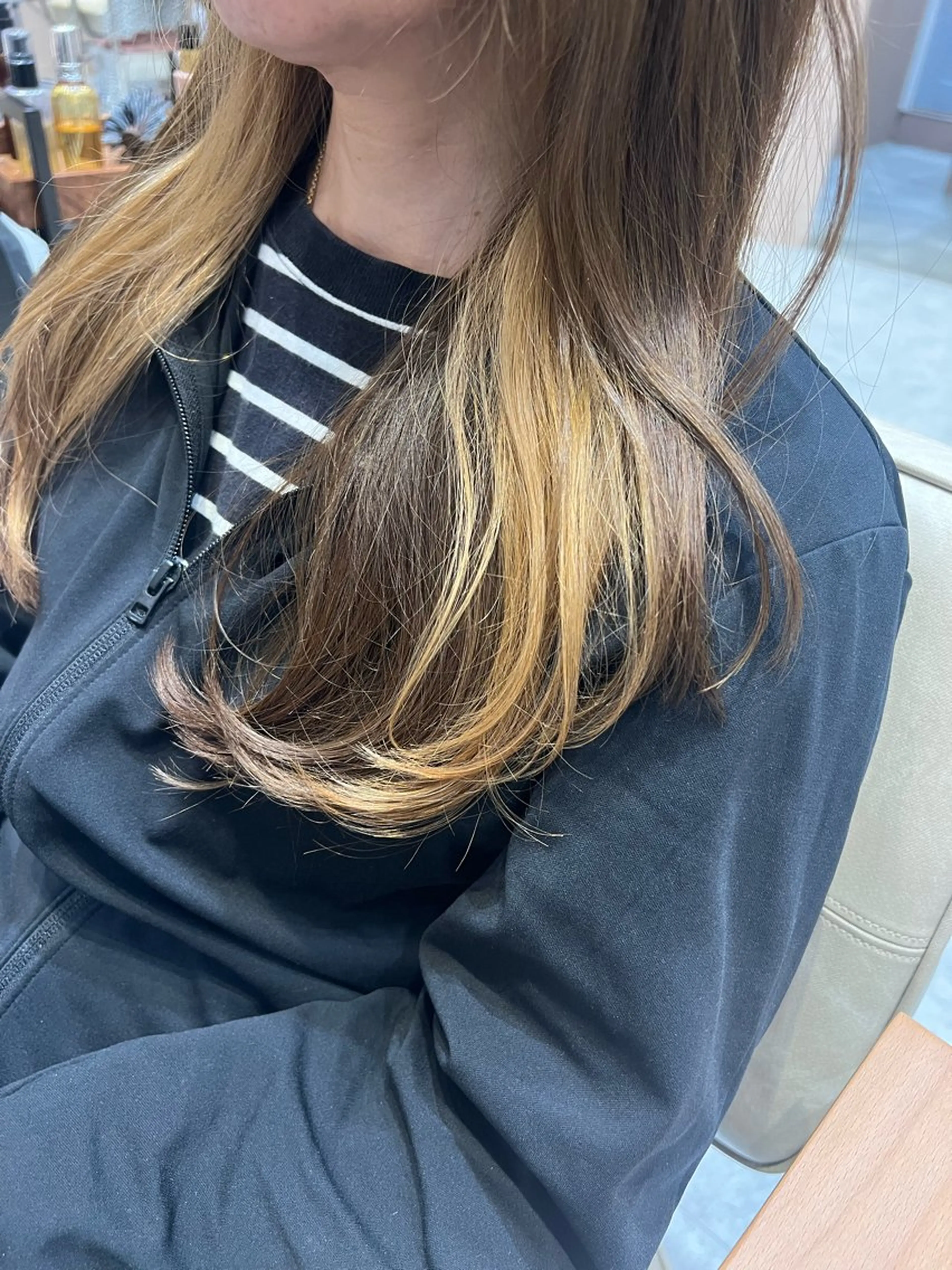 ロング カラー ブリーチ デザインカラー ダブルカラー イヤリングカラー ブリーチなしカラー 透明感/ベージュ /kazui🐈のヘアスタイル