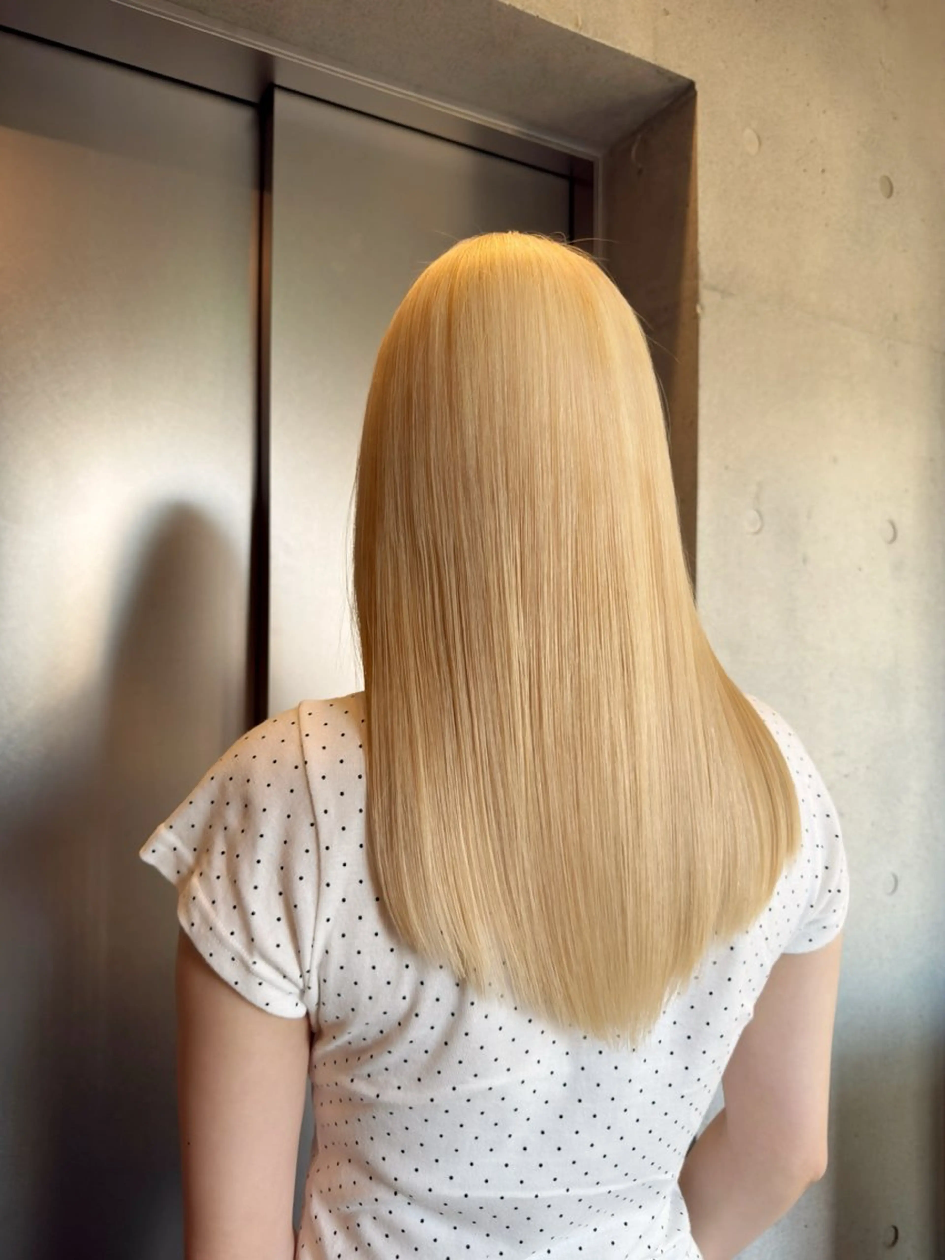 ロング カラー ブロンド ハイトーンカラー カット ヘアカラー トリートメント 柔め透明感血色カラー 暖色/レイヤー/ゆいのヘアスタイル
