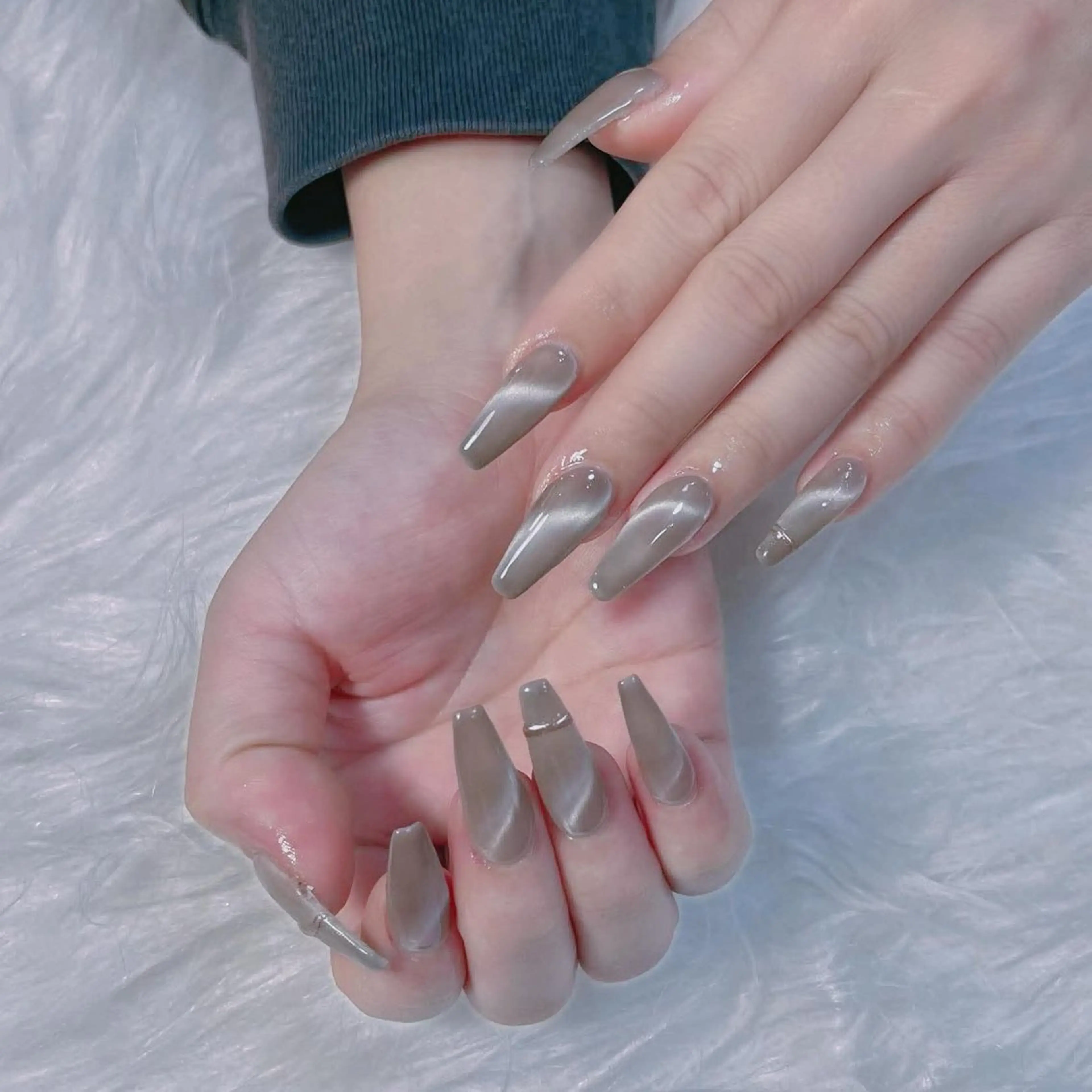 ネイル 長さ出し フレンチネイル グラデーション キラキラネイル 韓国ネイル ハンドネイル Hana Nail Salonのネイルデザイン