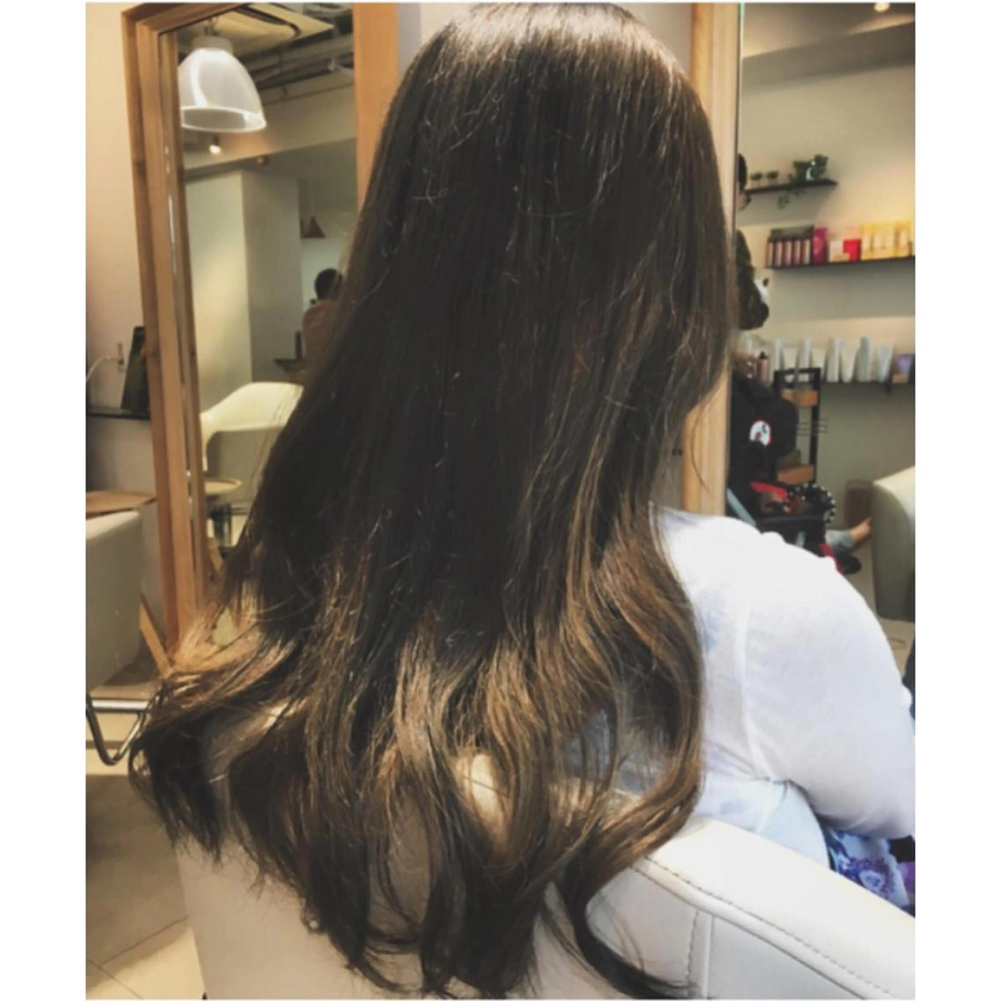 ロング カラー アッシュ ブリーチ 安永 涼のヘアスタイル