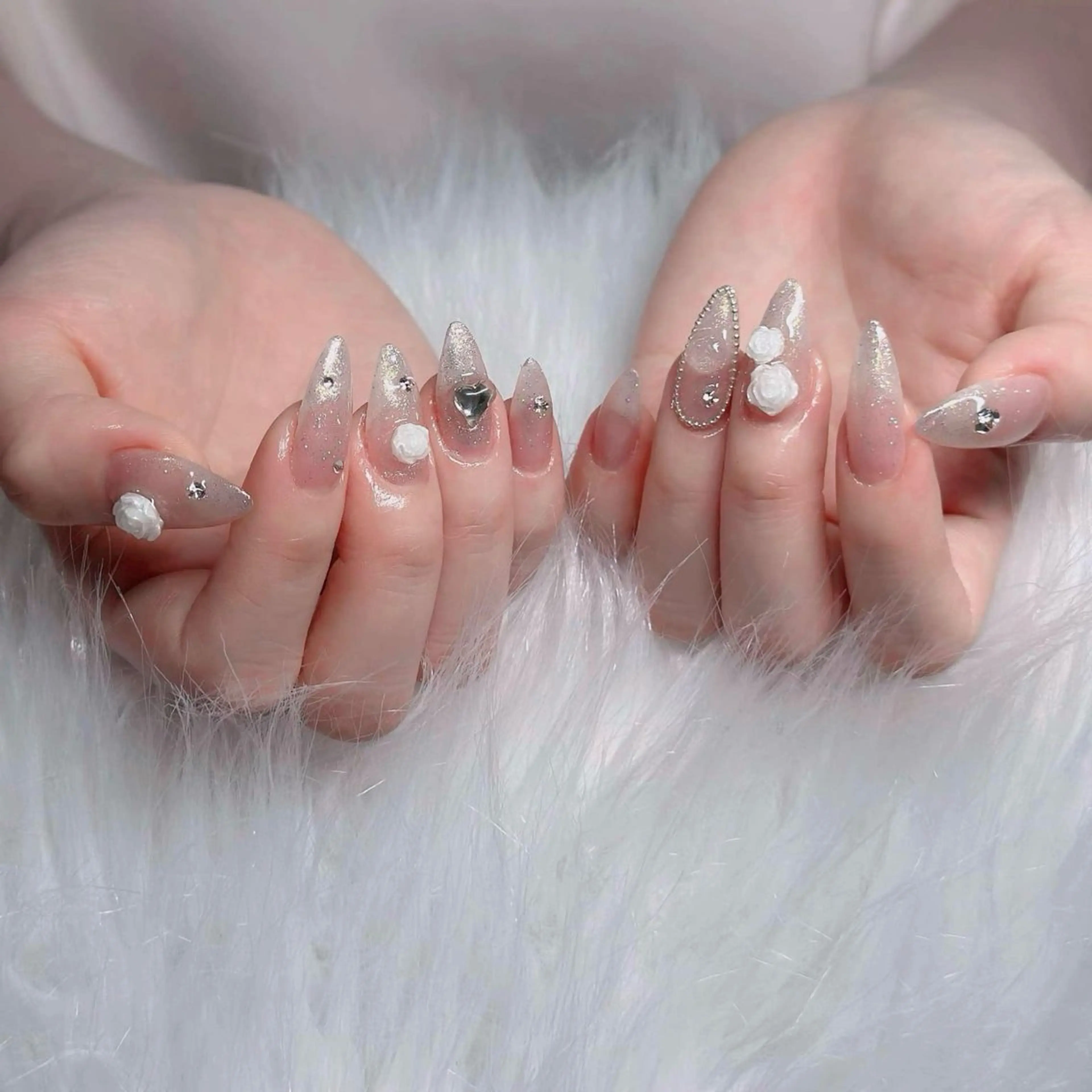 ネイル フレンチネイル ジェルネイル ガラスフレンチ ハロウィン ハート ハンドネイル H.baby Nail Salonのネイルデザイン