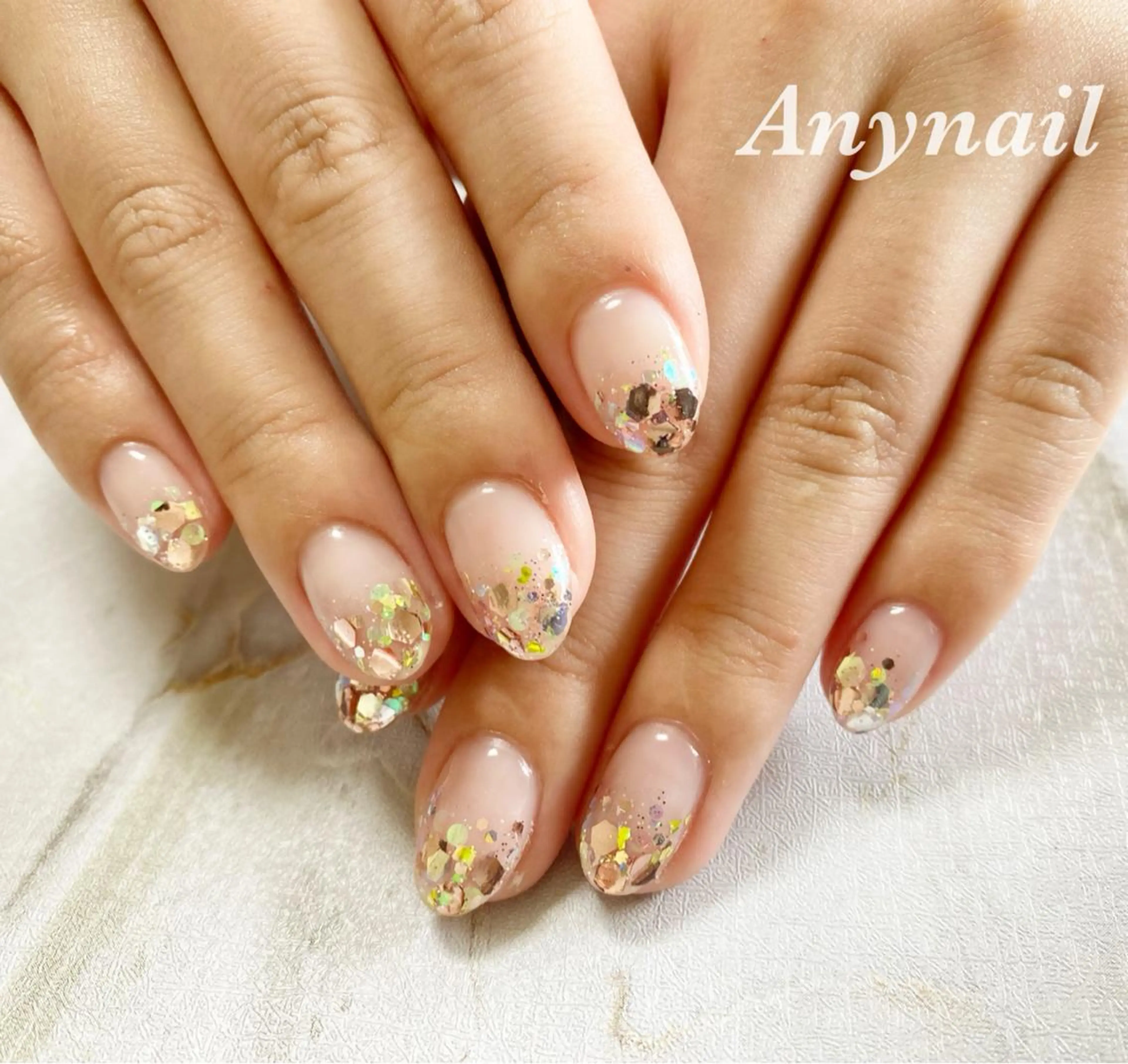 ネイル ブルー グラデーション ホログラムネイル キラキラネイル ラメ(グリッター) ハンドネイル 岩澤 恵子のネイルデザイン