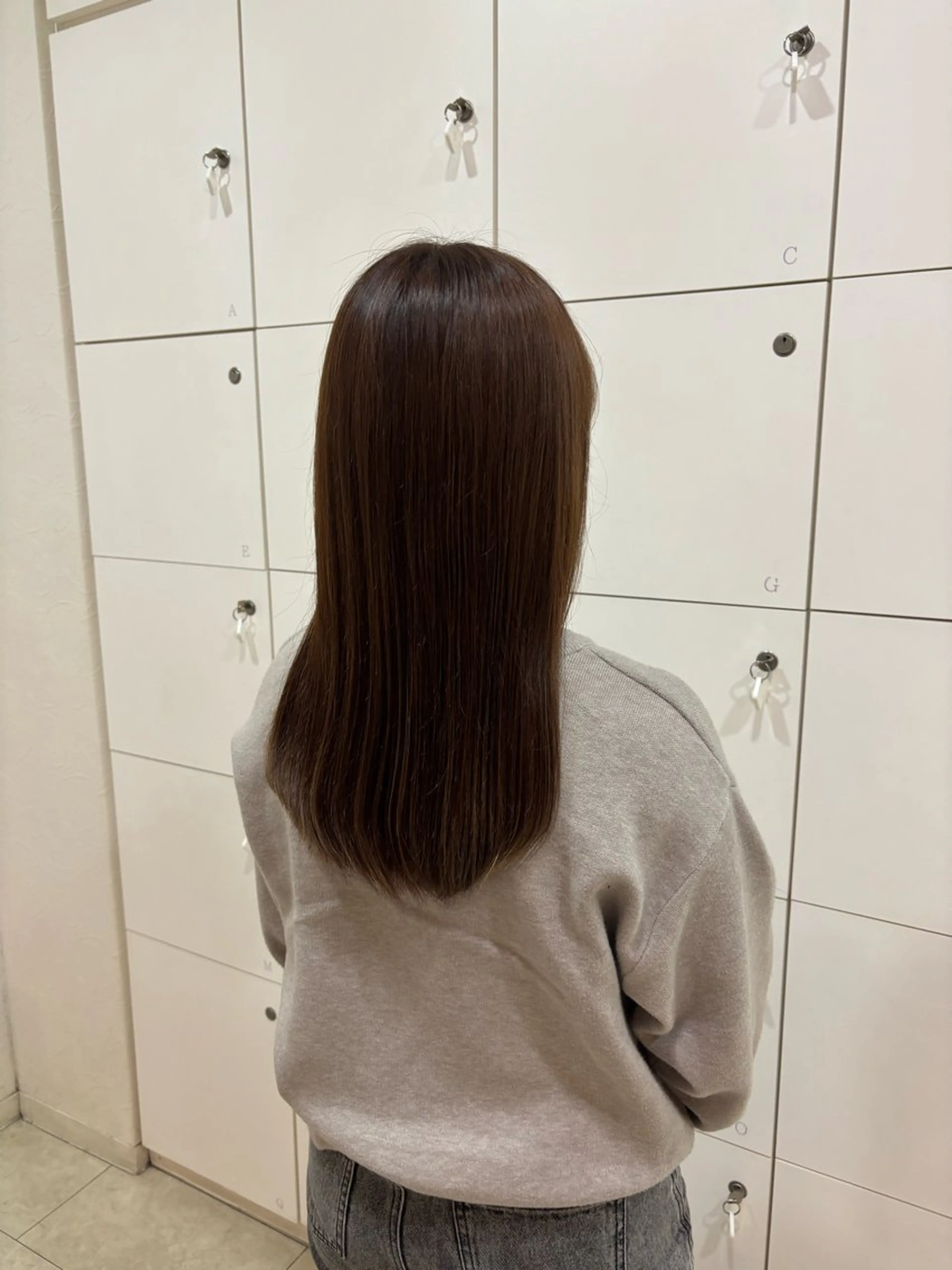 セミロング カラー はるか/阪急茨木/髪 質改善/透明感カラーのヘアスタイル