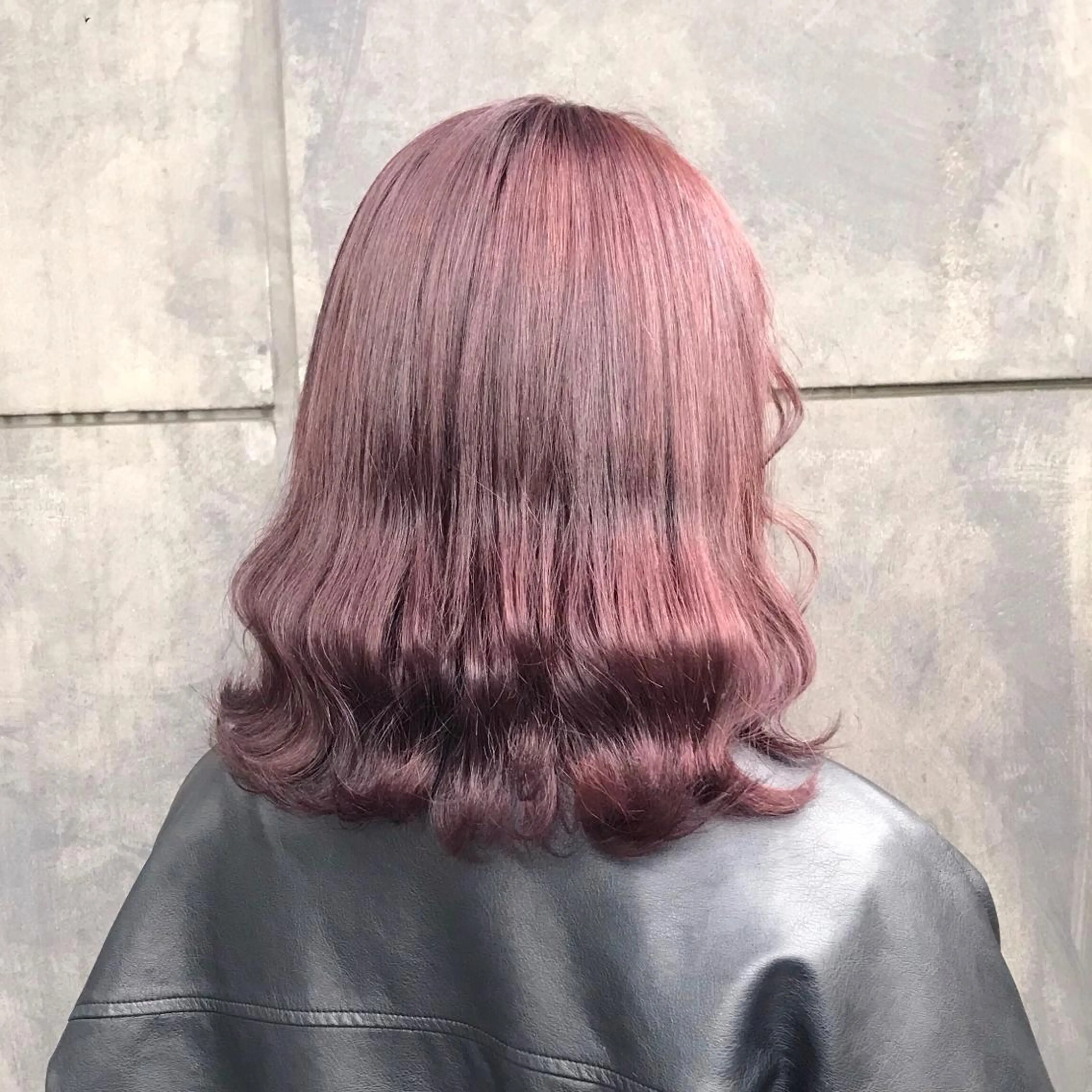 ミディアム カラー ブリーチ グレージュ ラベンダーカラー ラベンダーグレージュ ラベンダーグレー K-POP好き美容師 🇰🇷Kai.Yのヘアスタイル