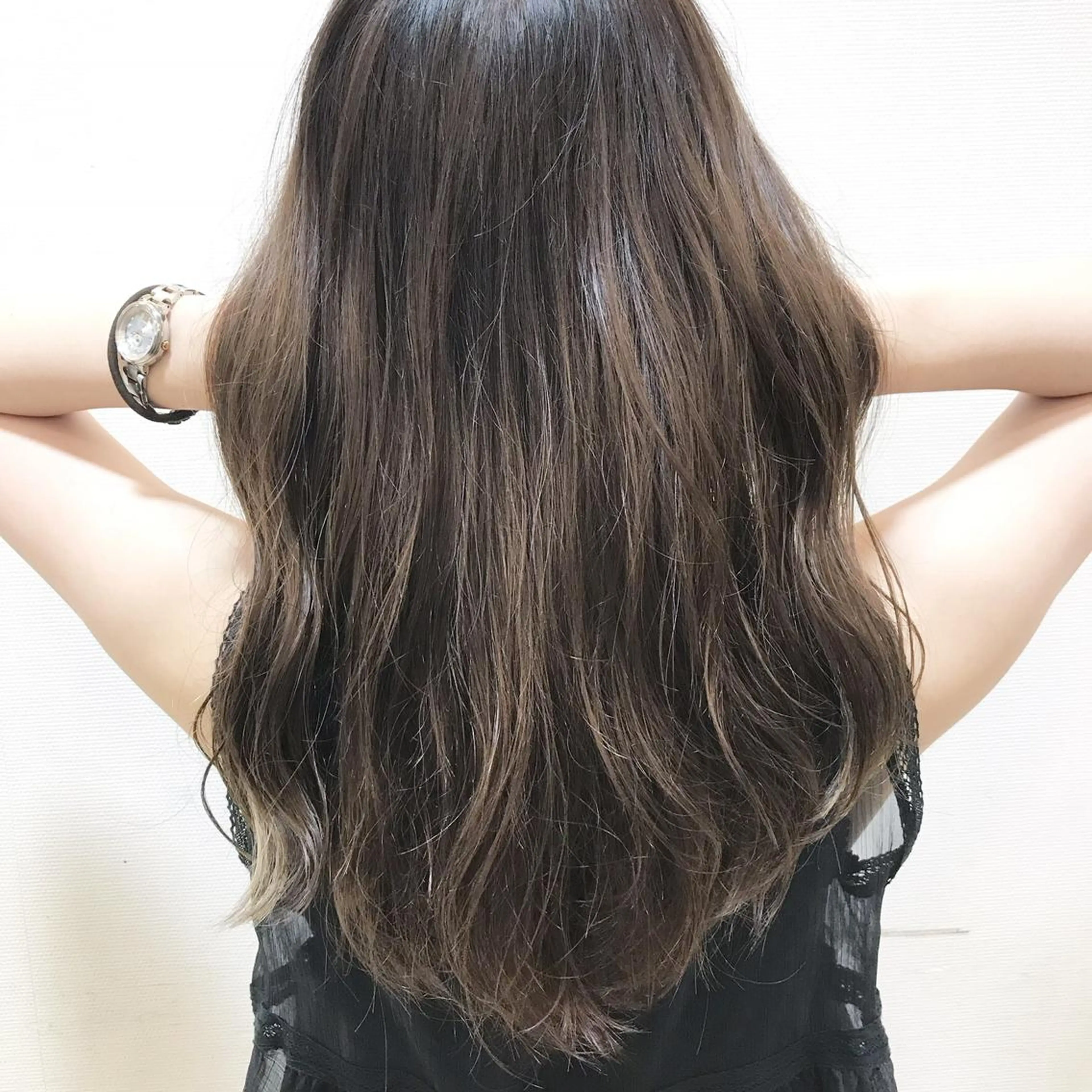 ロング カラー パーマ アッシュ 北川 泰之のヘアスタイル