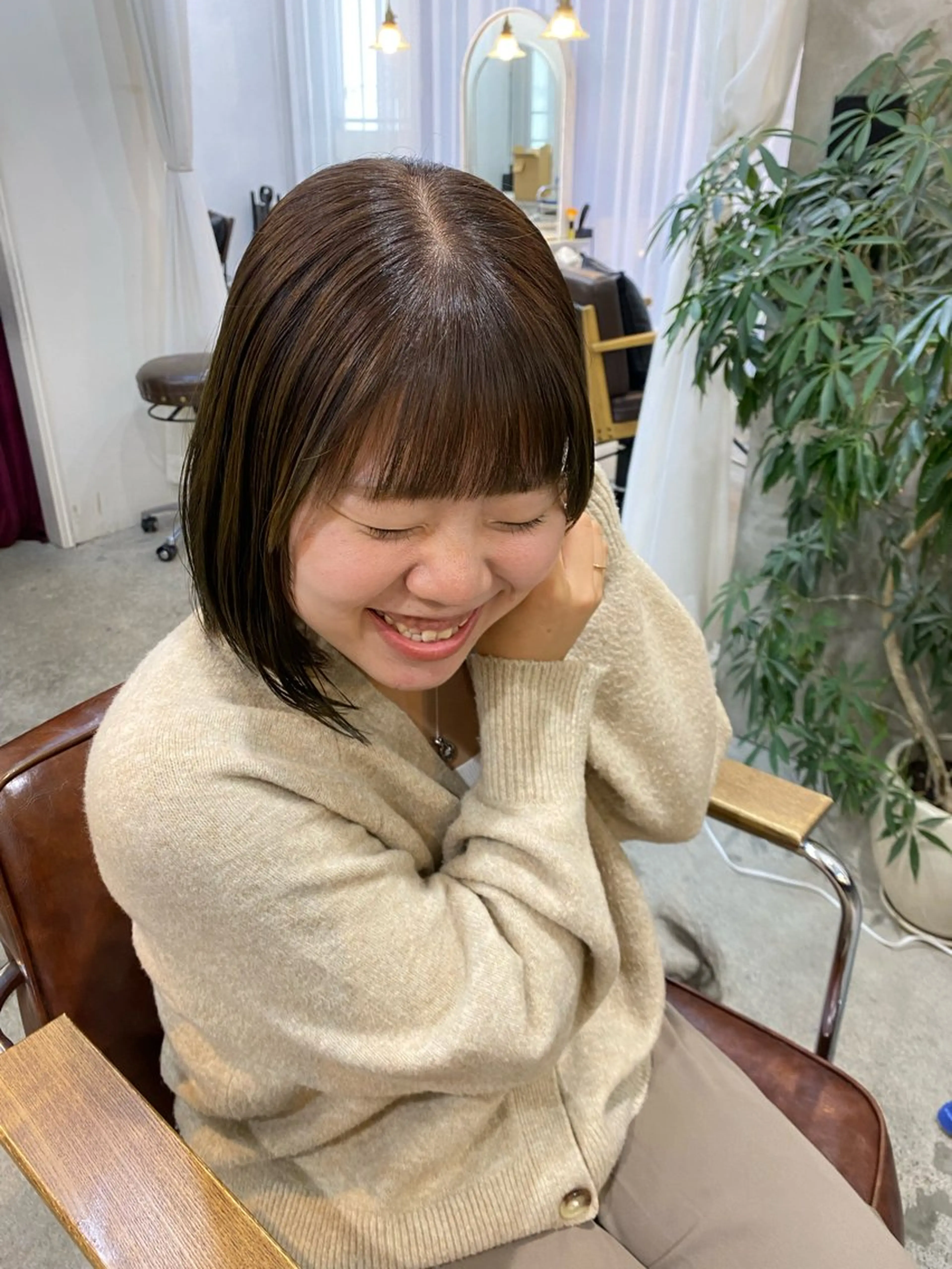 ミディアム カラー ベージュカラー ミルクティーベージュ ボブ 志賀 あずみのヘアスタイル