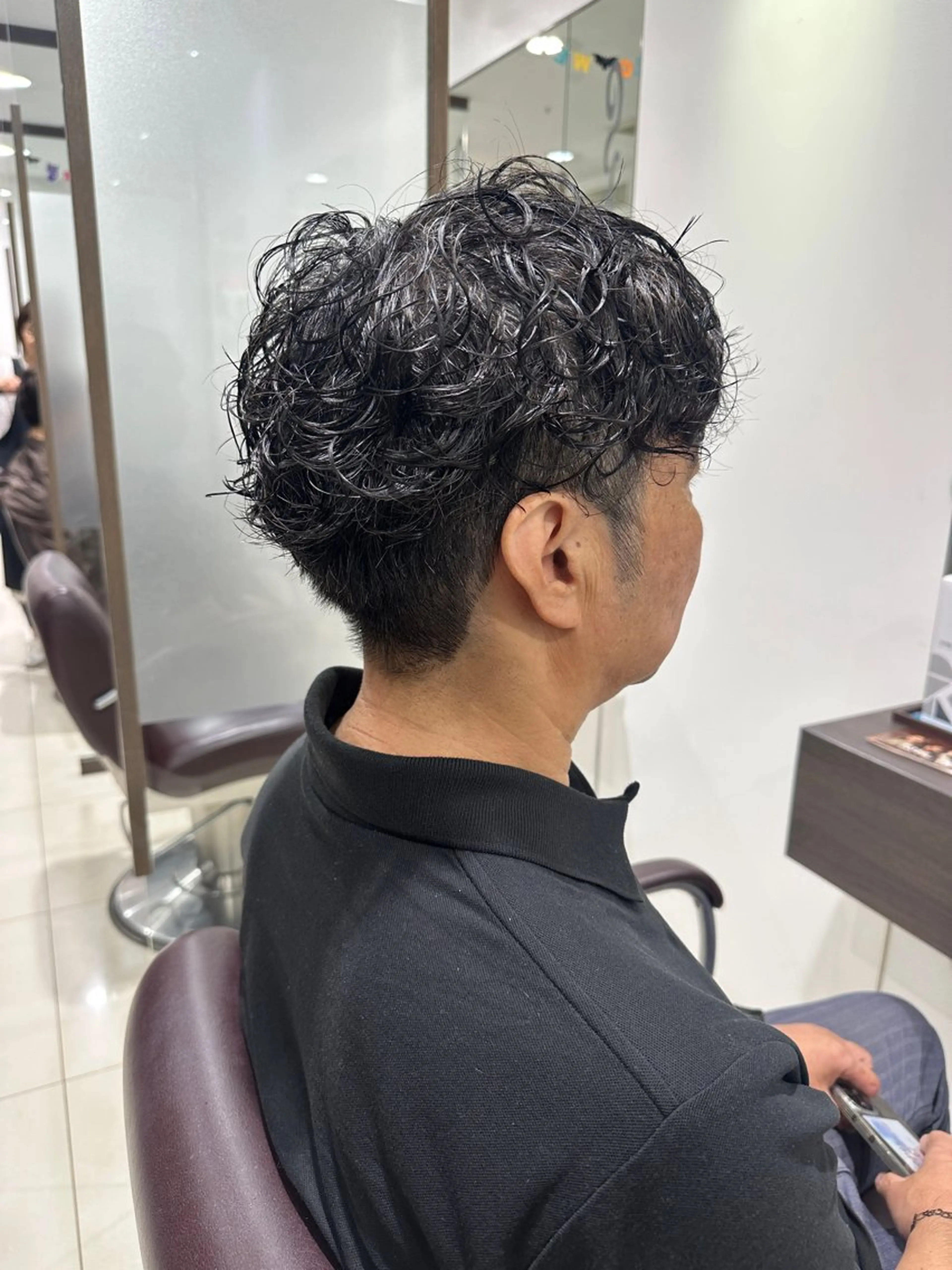パーマ レイヤー 艶々カラーのヘアスタイル