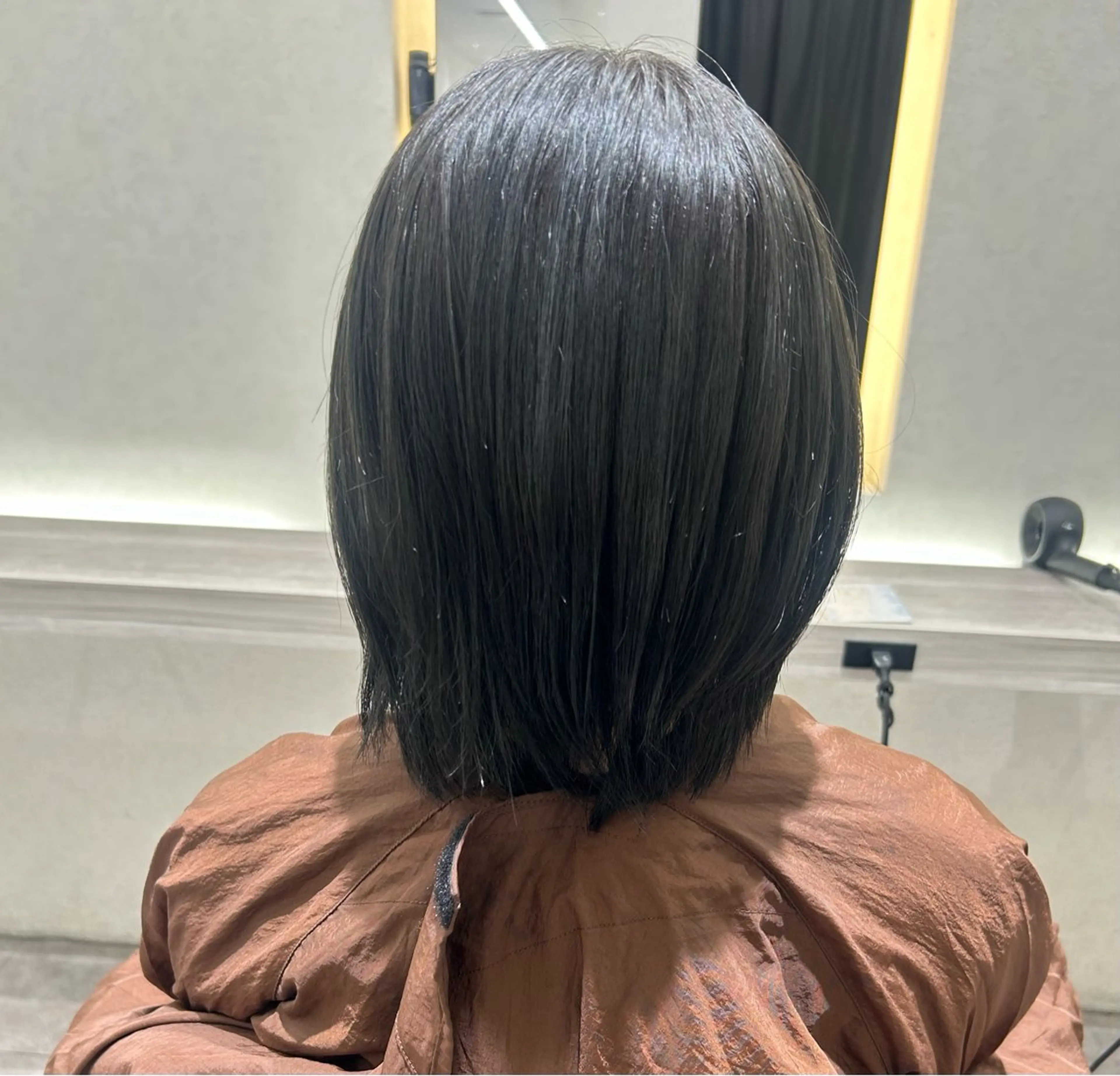 カラー アッシュ アッシュグレー 山口 祐美帆のヘアスタイル