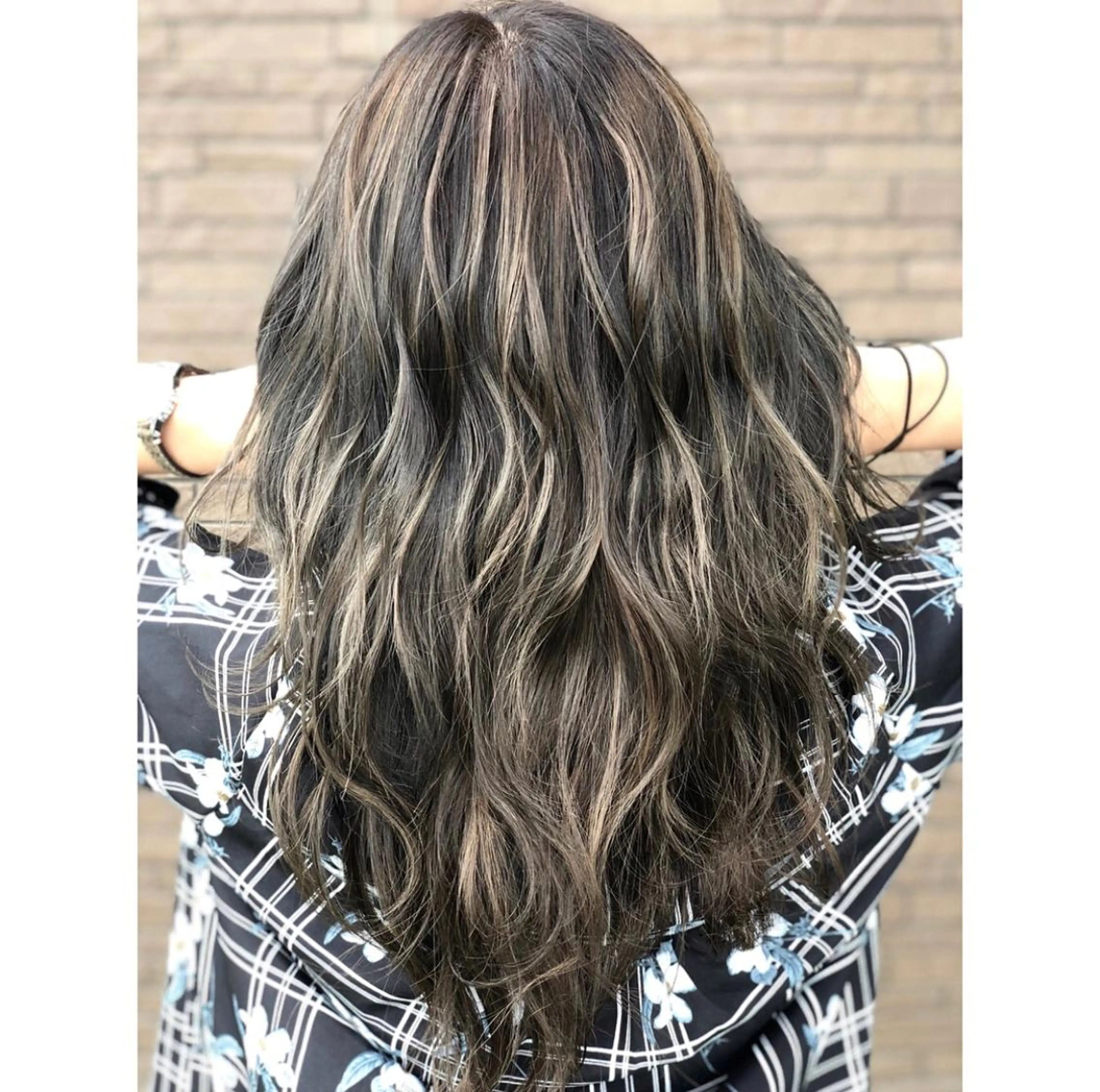 ミディアム カラー バレイヤージュ ブリーチ デザインカラー グラデーションカラー ハイライトカラー アンドウ ユウ/ レイヤーカット/韓国のヘアスタイル