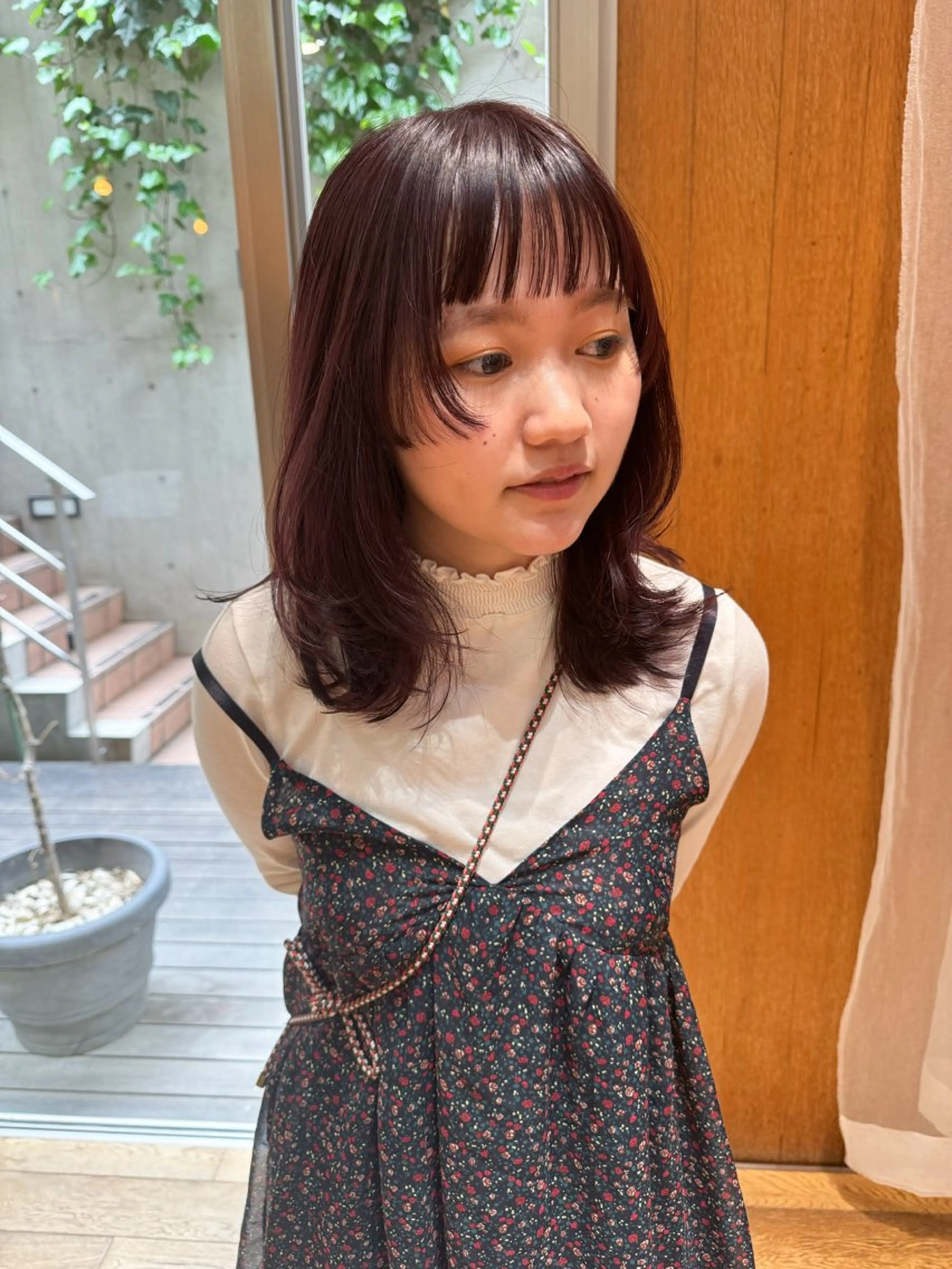 ミディアム カラー カット ヘアカラー 大橋 芽衣のヘアスタイル