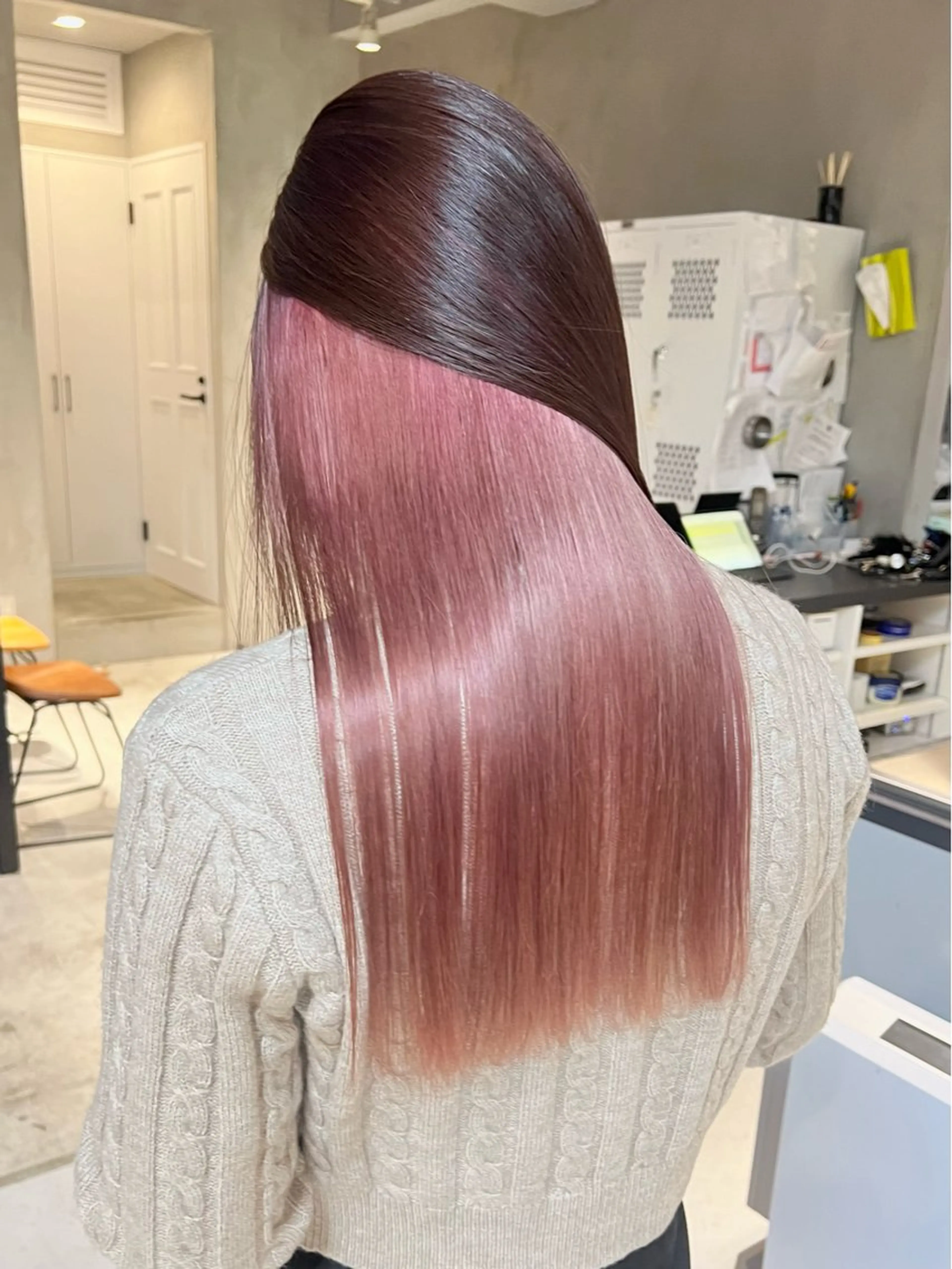 ロング カラー ベージュカラー ブラウンカラー インナーカラー ピンクカラー ピンクベージュ ヘアカラー 仲井間　賢雄 fifthのヘアスタイル