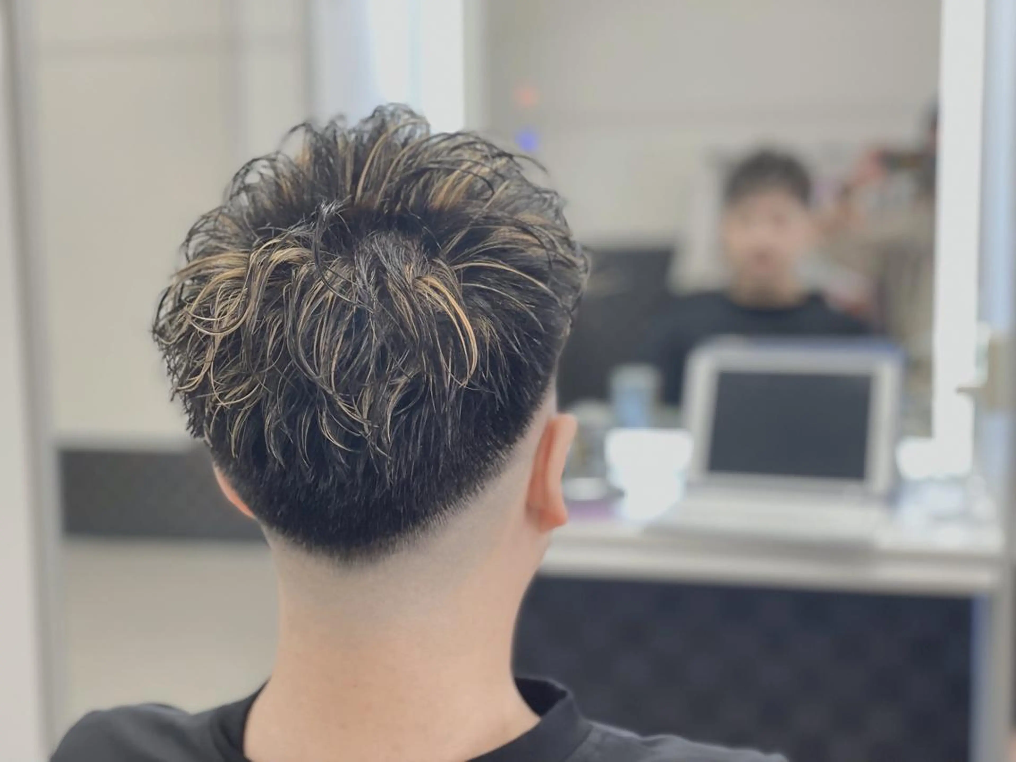 ショート カラー パーマ メンズ メンズパーマ 平山 弘樹のヘアスタイル