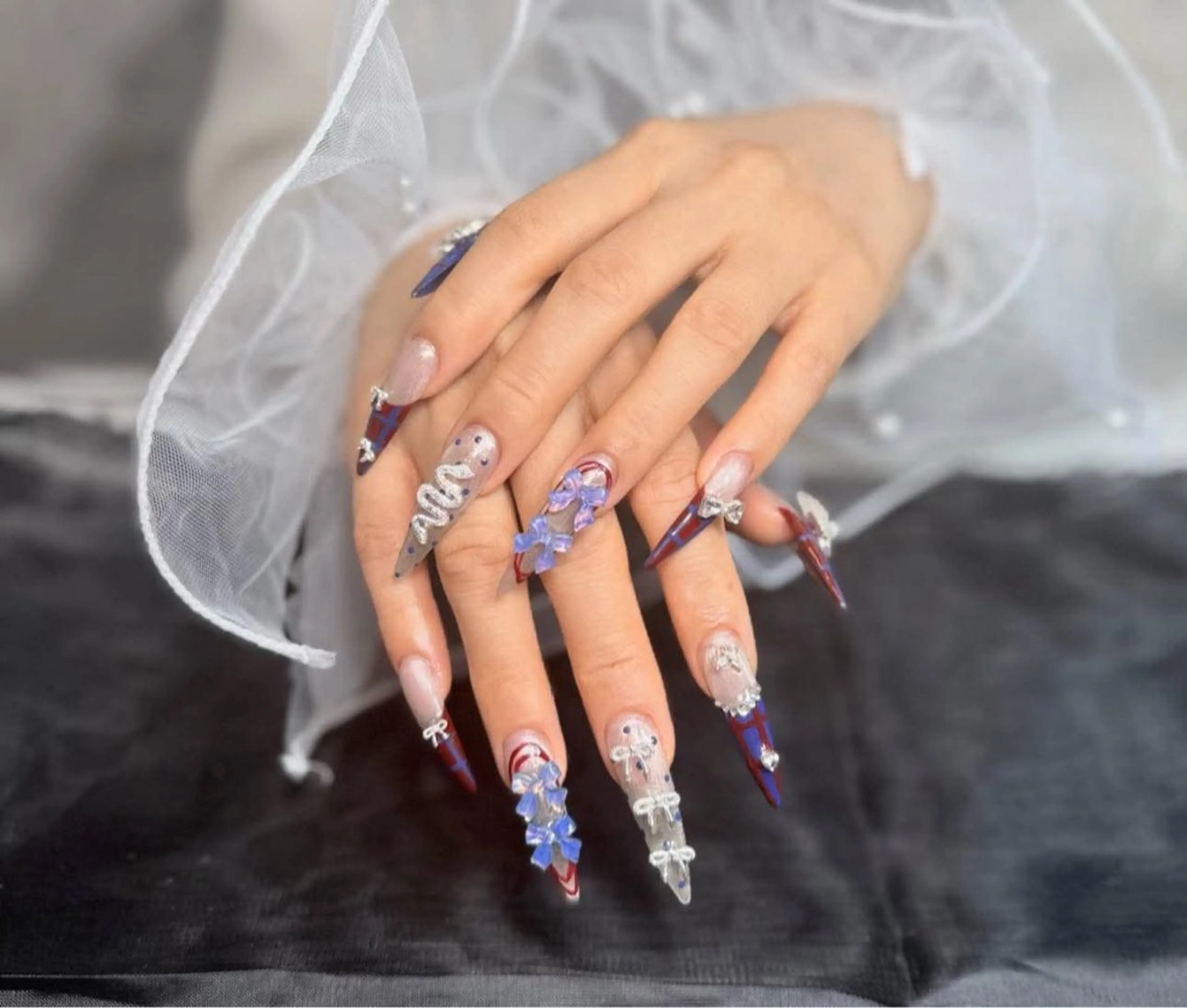 ネイル AURA NAIL 上前津のネイルデザイン