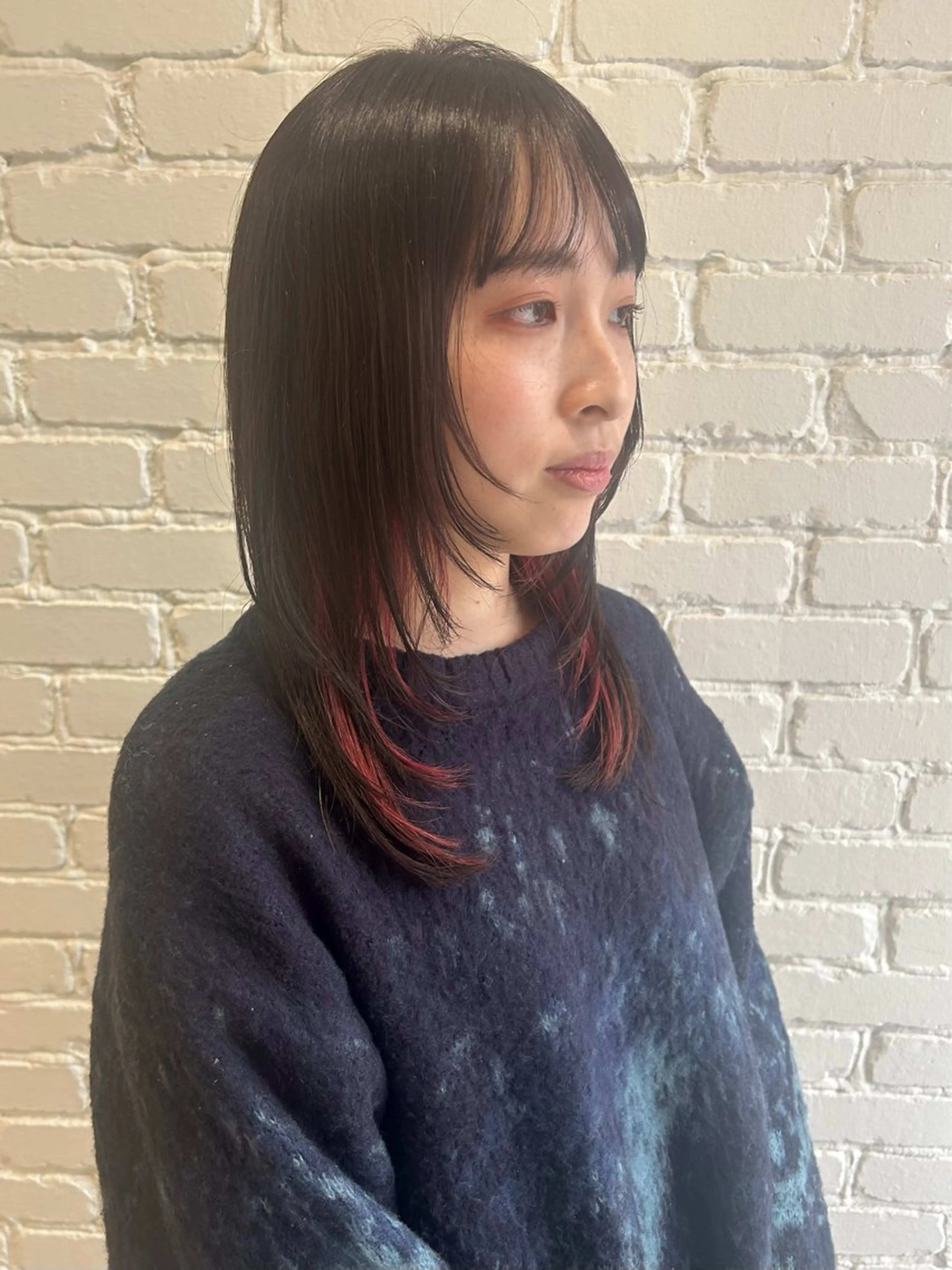 ミディアム カラー イヤリングカラー レイヤーカット 💫レイヤーカット 💫ブリーチ💫サキのヘアスタイル