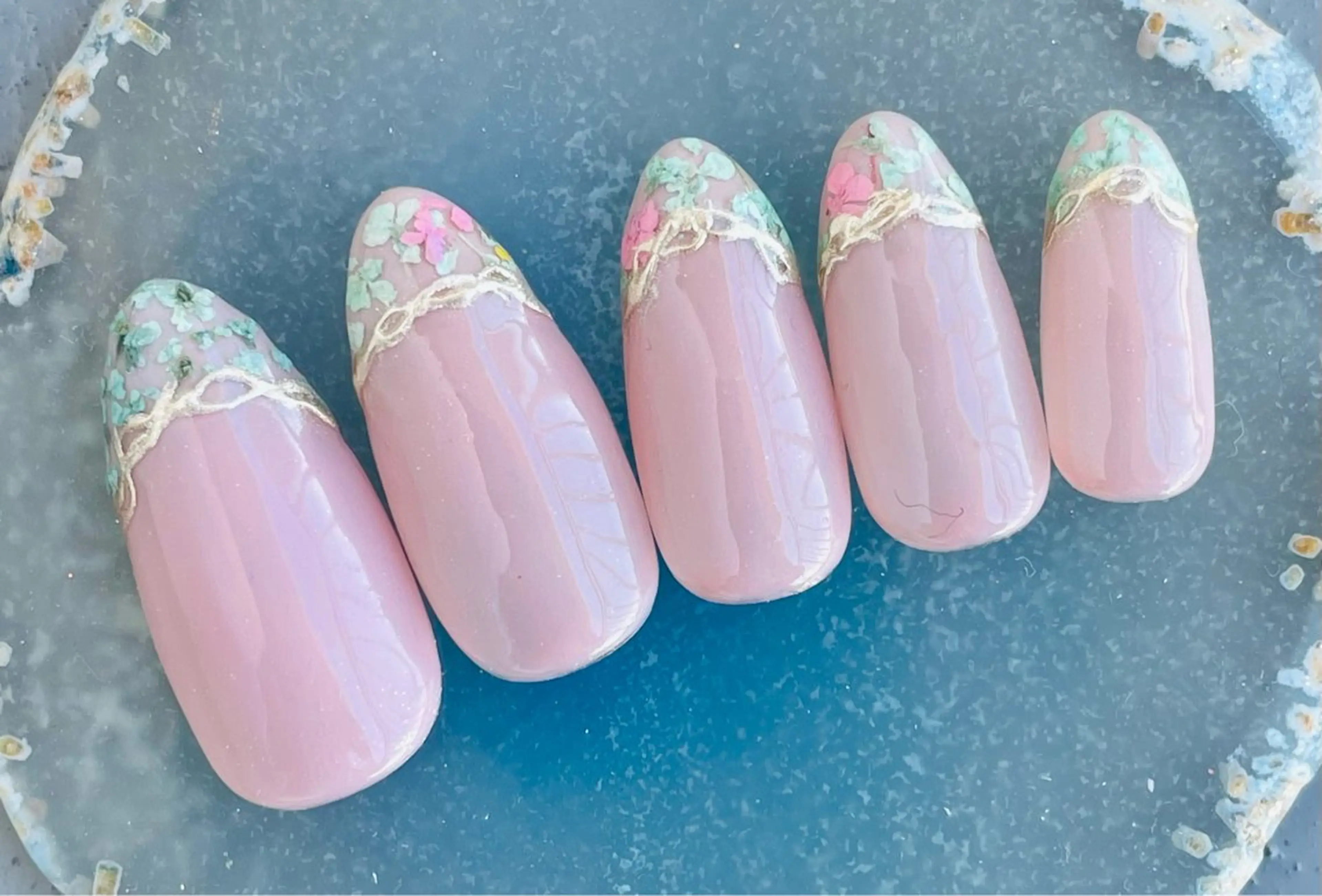 ネイル フラワーネイル フレンチネイル ミラーネイル 春ネイル koto nails所属・koto nailsのネイルデザイン