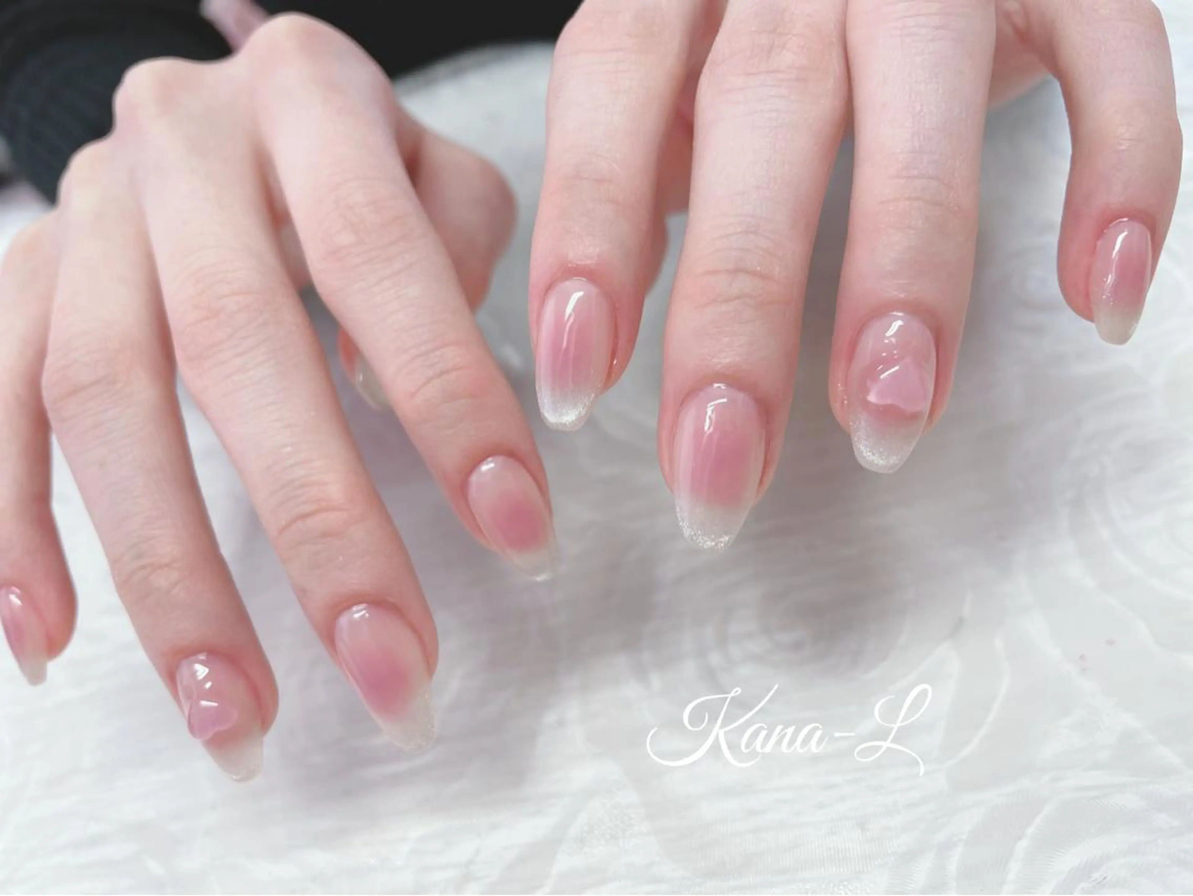 カラー ネイル チークネイル マグネットネイル ワンホンネイル 芦辺 香奈のネイルデザイン