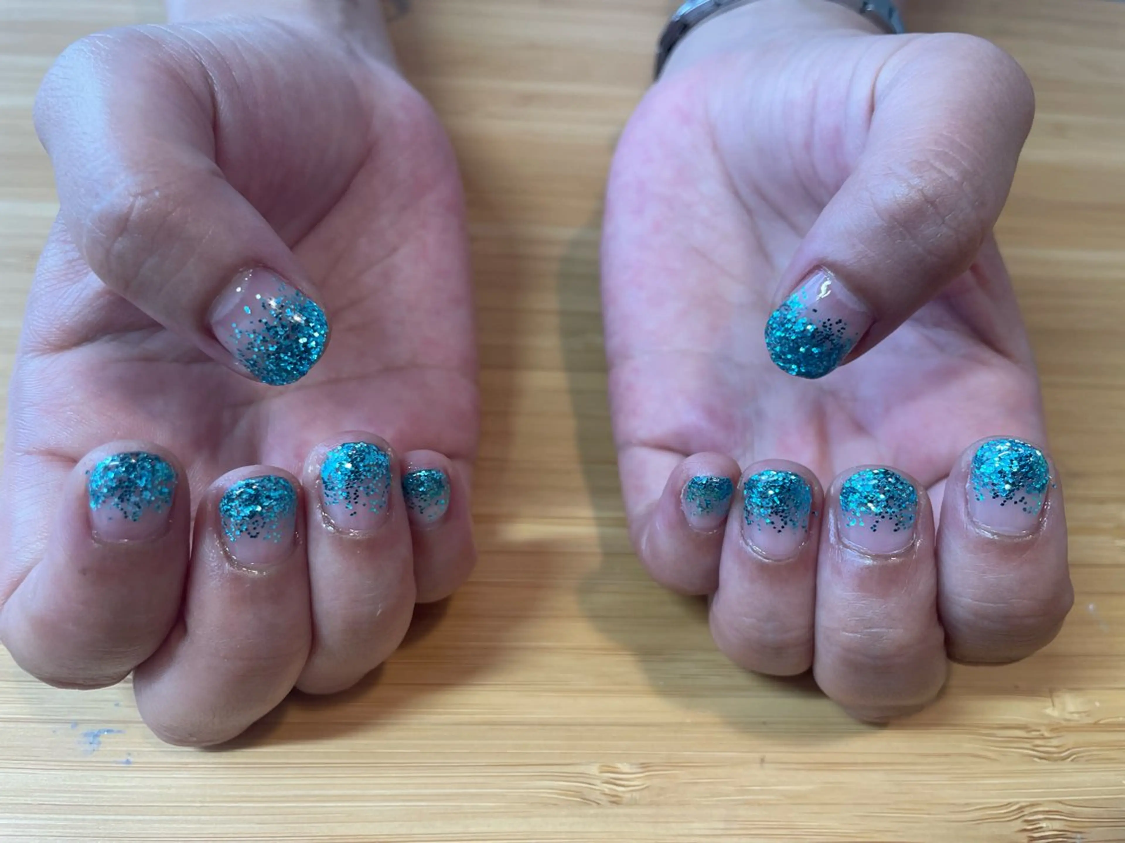 ネイル ブルー キラキラネイル ラメ(グリッター) ラメグラデーション ハンドネイル Nailist Missaのネイルデザイン