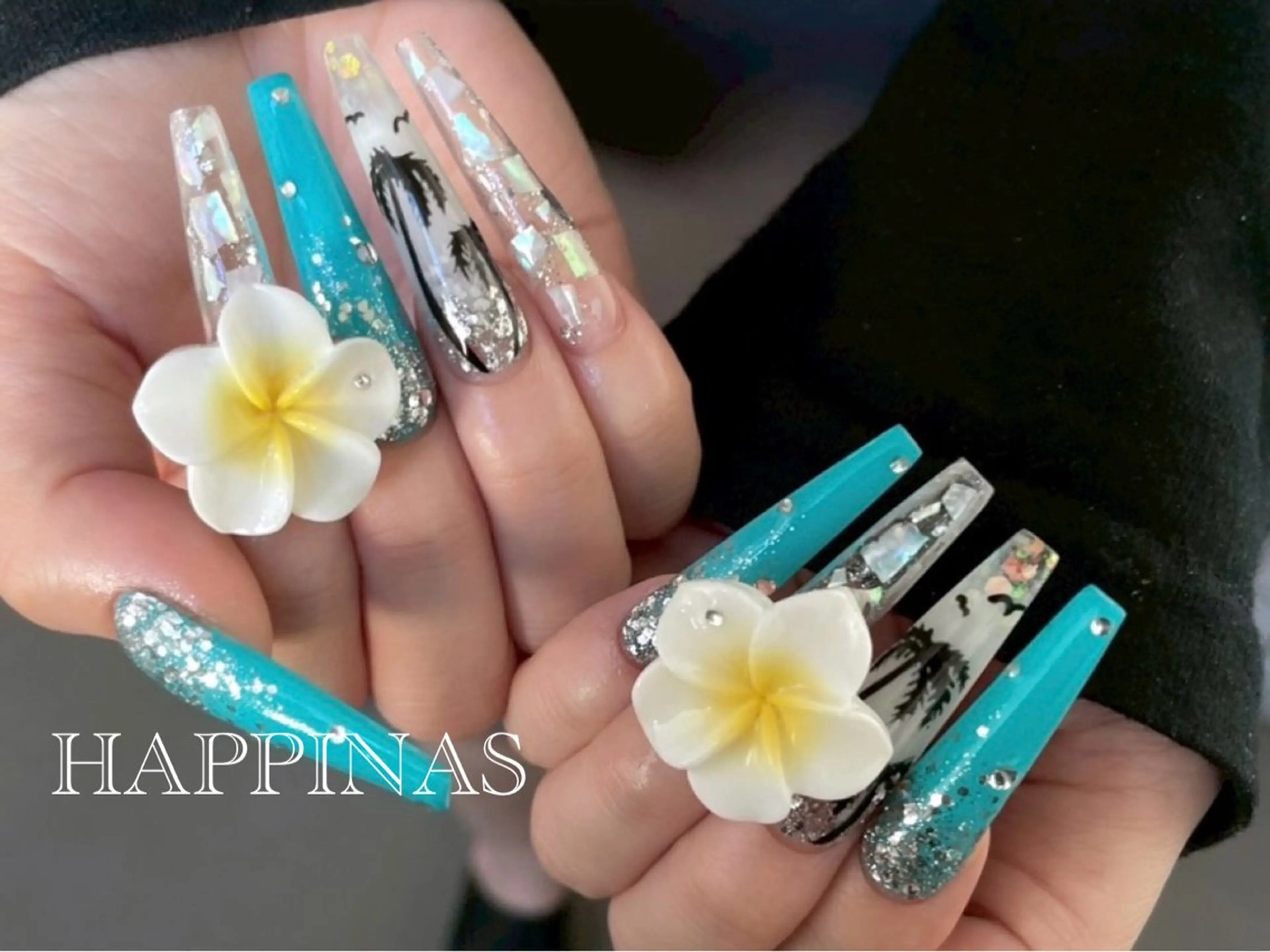 ネイル アートネイル グラデーション キラキラネイル ラメ(グリッター) ラメグラデーション ハンドネイル HAPPINAS Jrネイリスト💅のネイルデザイン