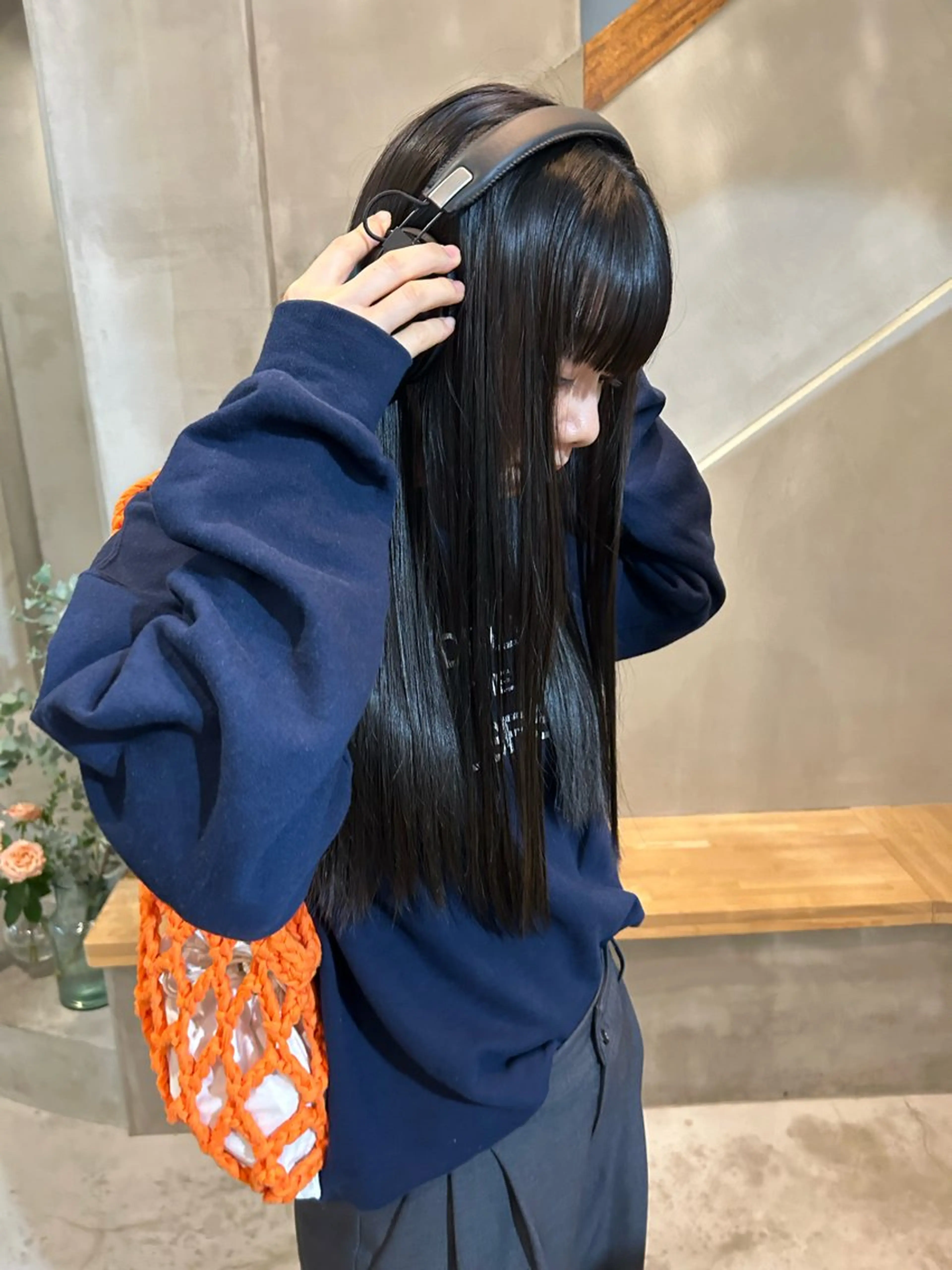 カラー 黒髪 古澤 芽依のヘアスタイル