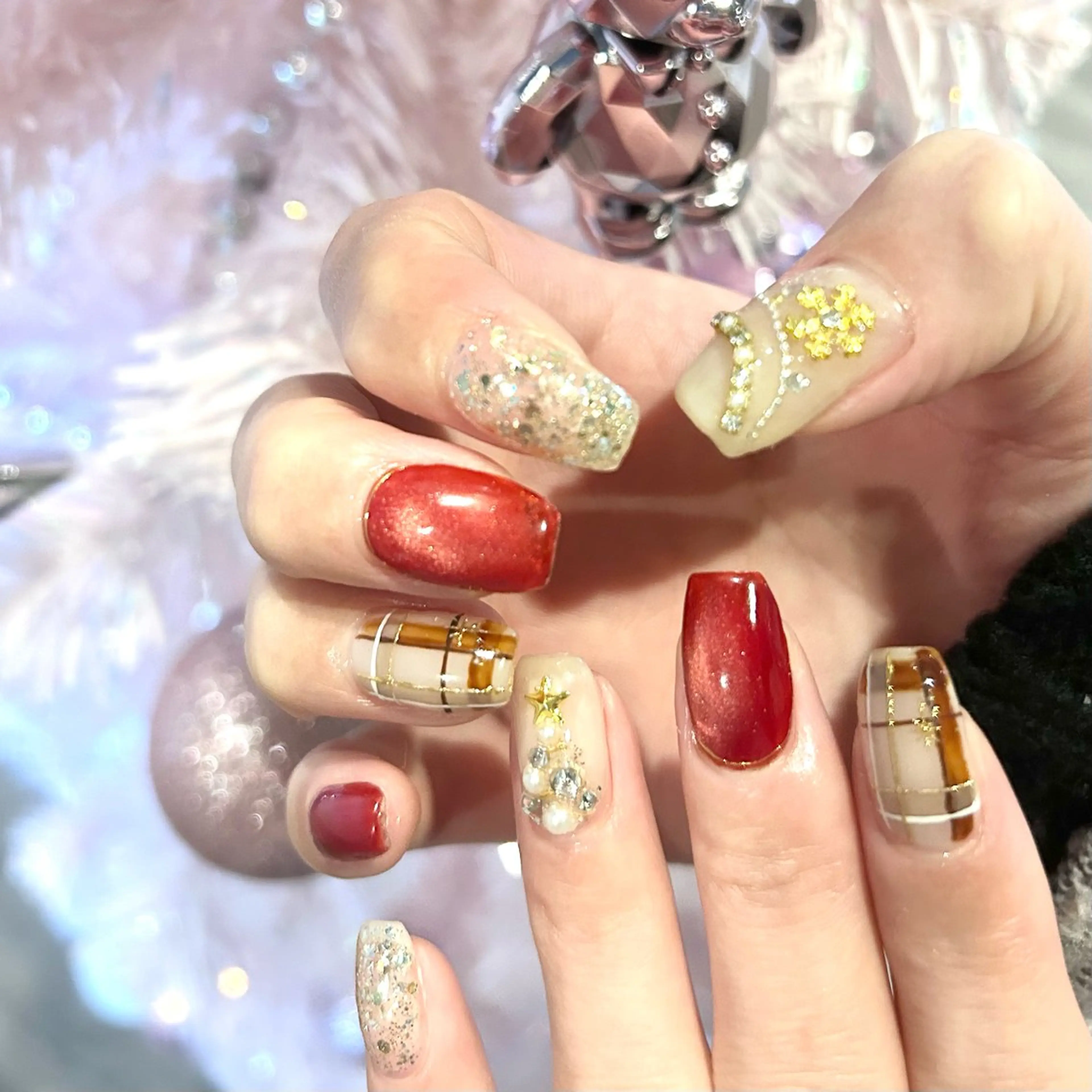 ネイル ゴールド yuri .のネイルデザイン