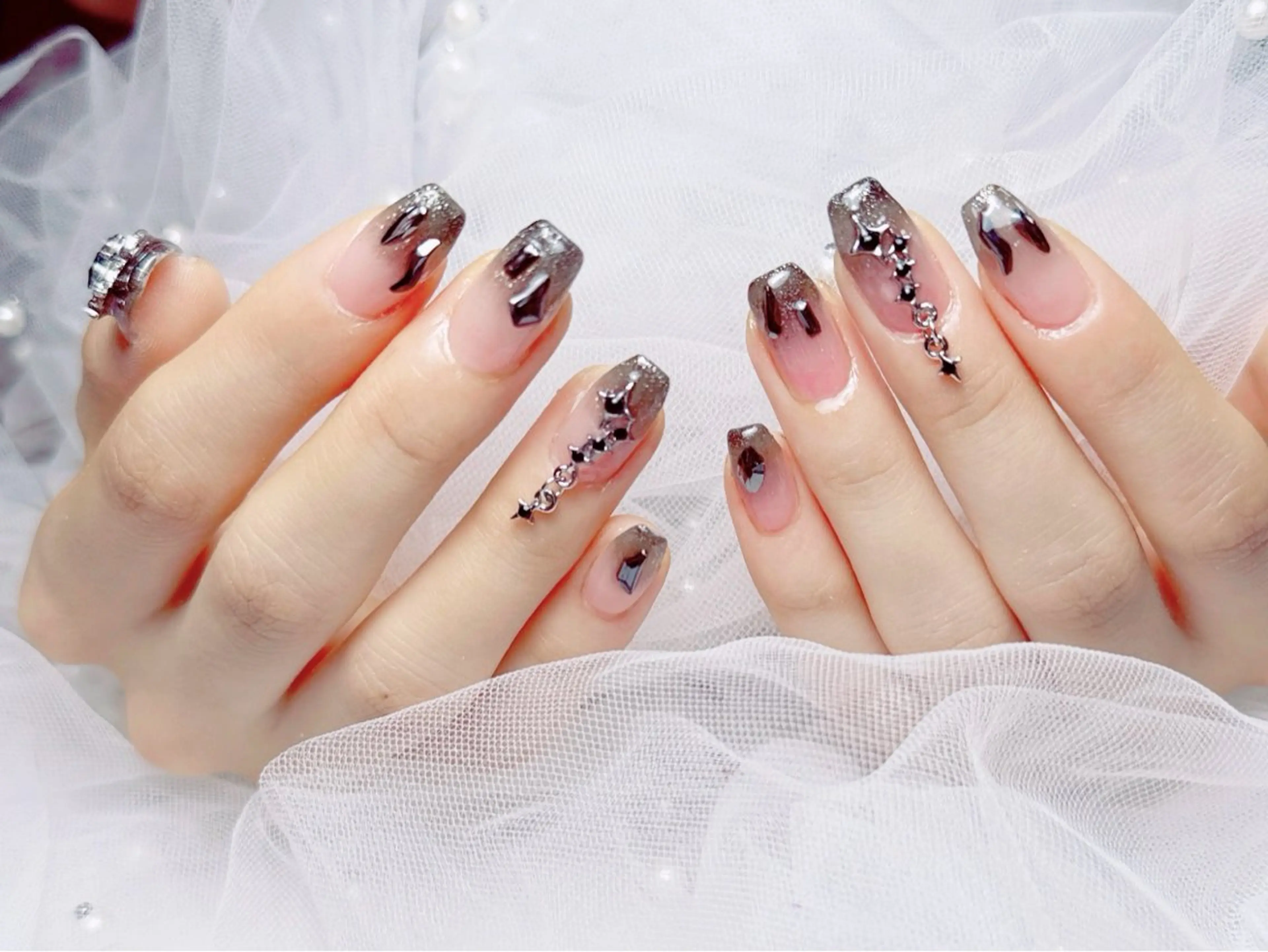 ネイル フレンチネイル ジェルネイル ハート 韓国ネイル マグネットネイル ハンドネイル ネイルサロン lotusのネイルデザイン