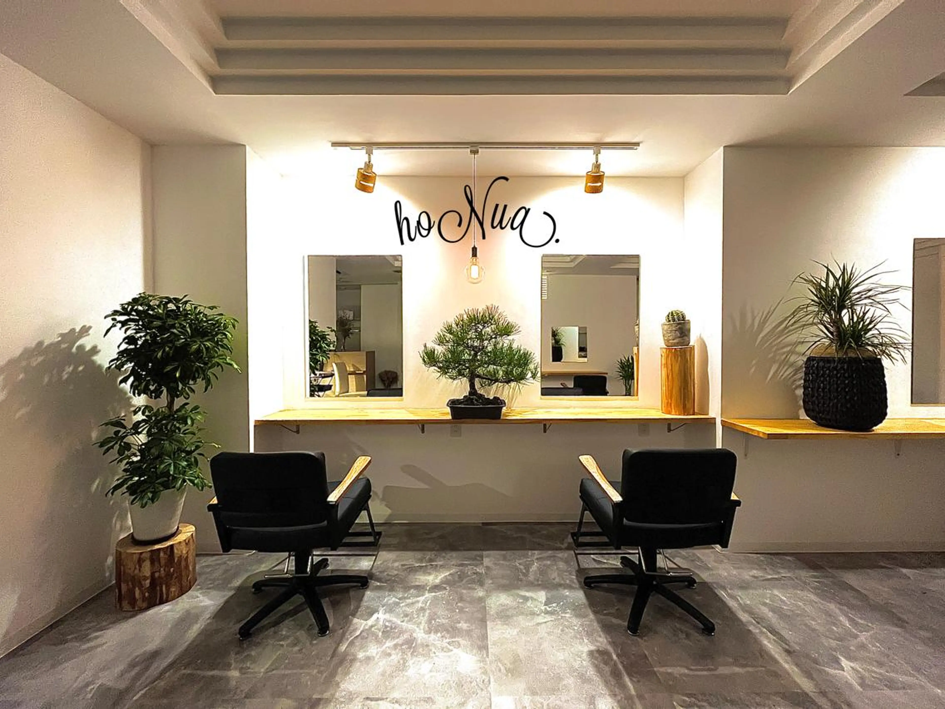 hoNua. 栄/透明感カラーのヘアスタイル