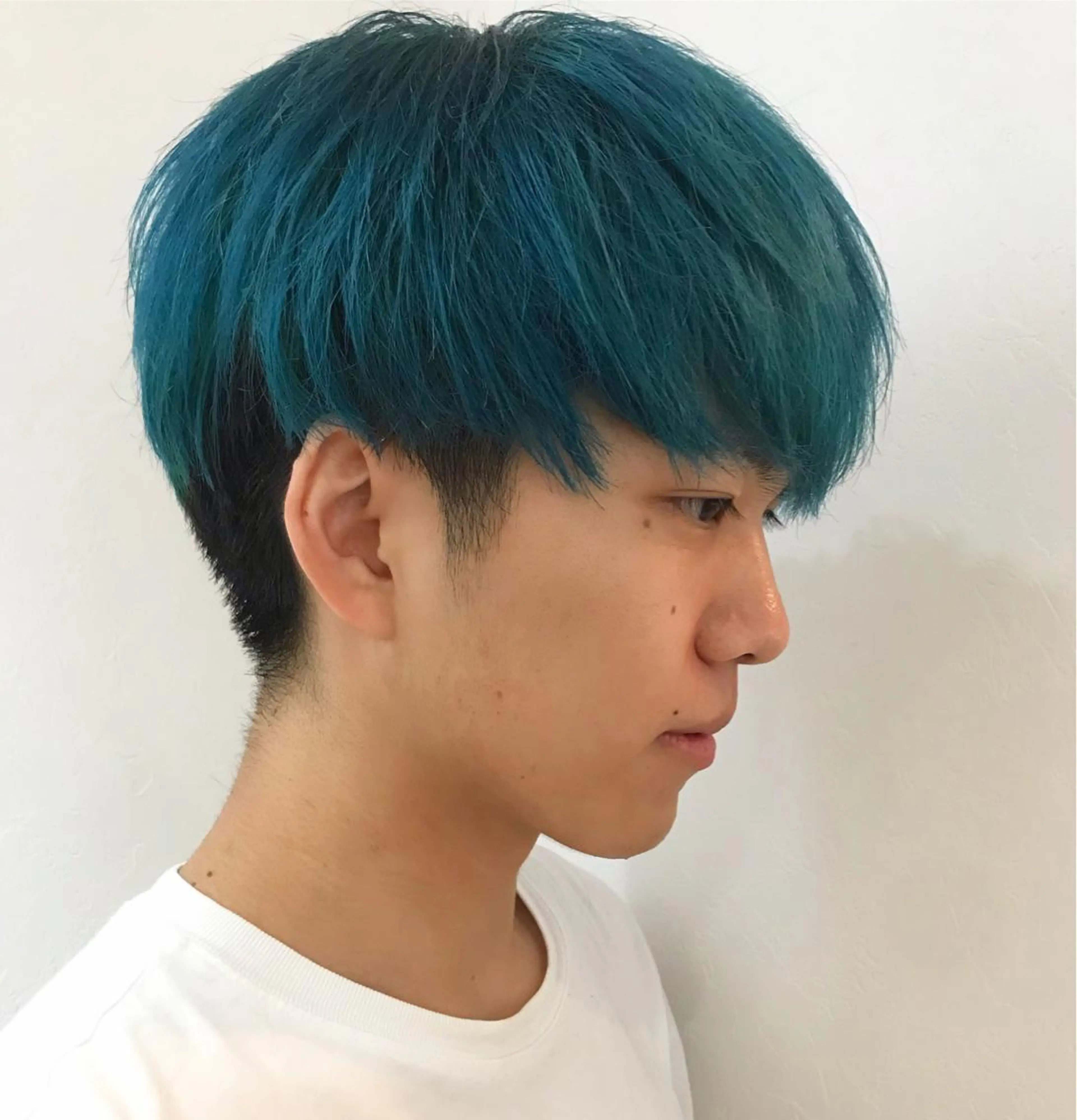 ショート カラー ブリーチ エメラルドグリーン 森貴裕/ベージュ/ パーマ/オリーブのヘアスタイル