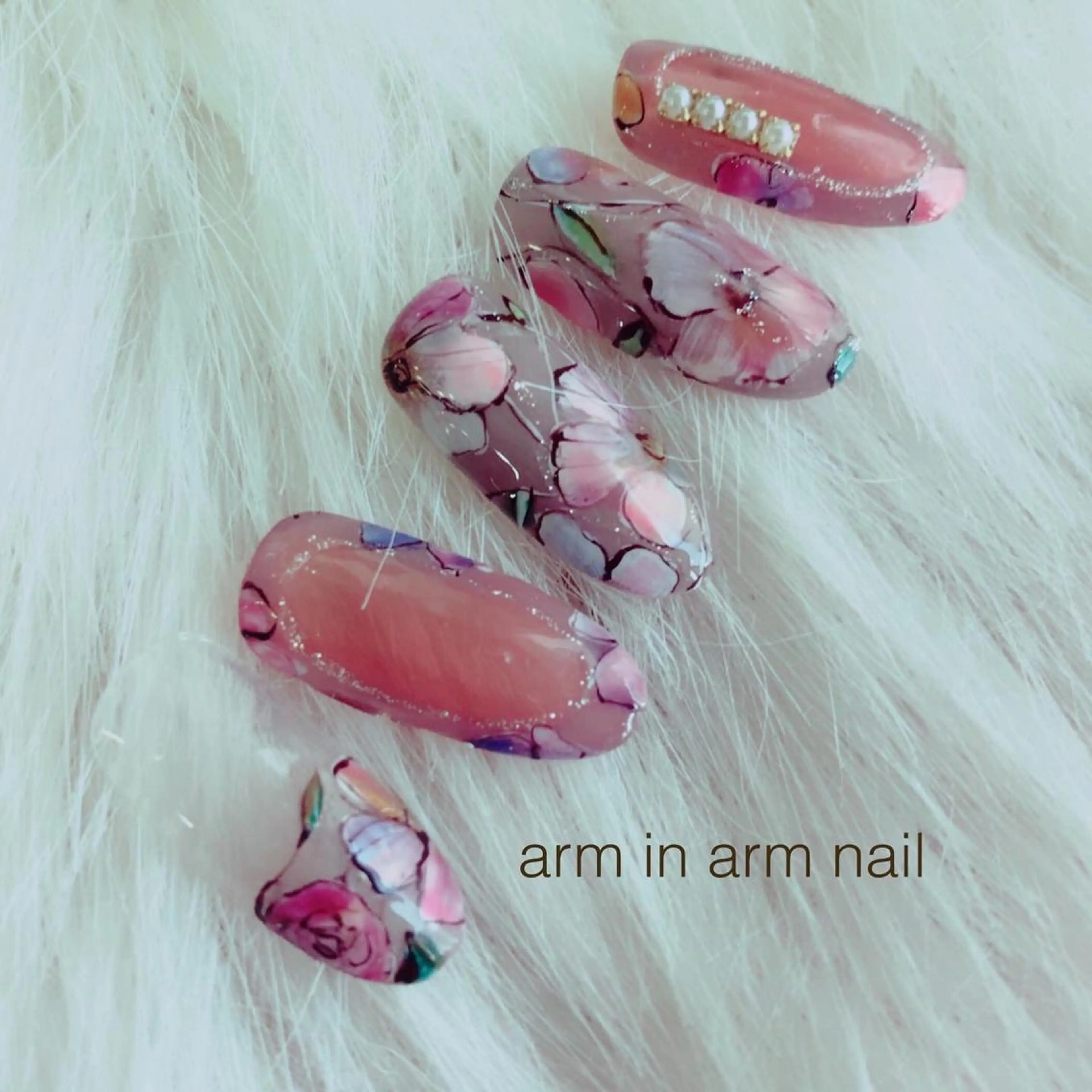 ネイル arm in arm ︎✿Yamamotoのマツエク・マツパデザイン