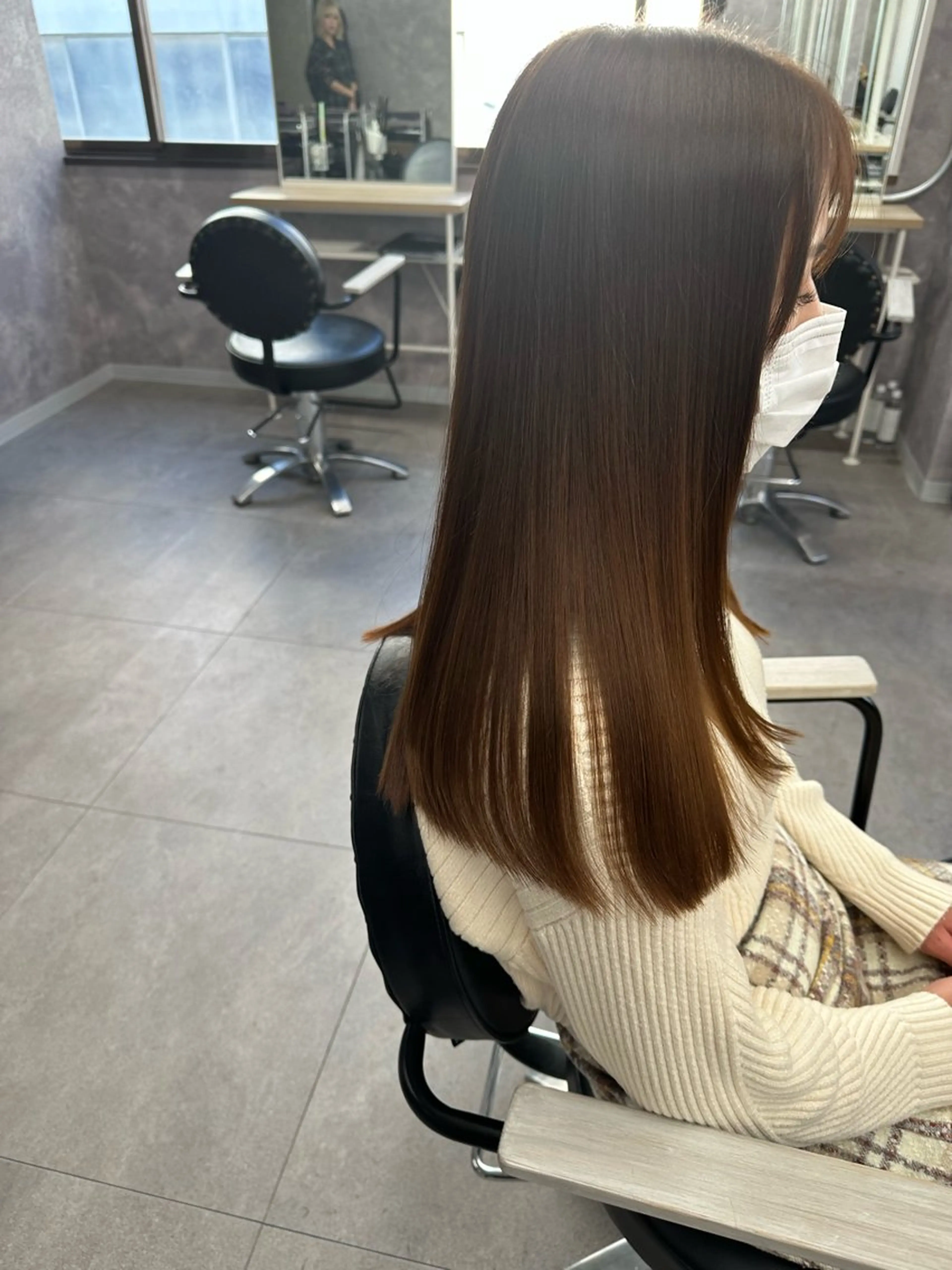 ロング カット 縮毛矯正 トリートメント 白髪ぼかし、髪質改善 富田隼仁のヘアスタイル