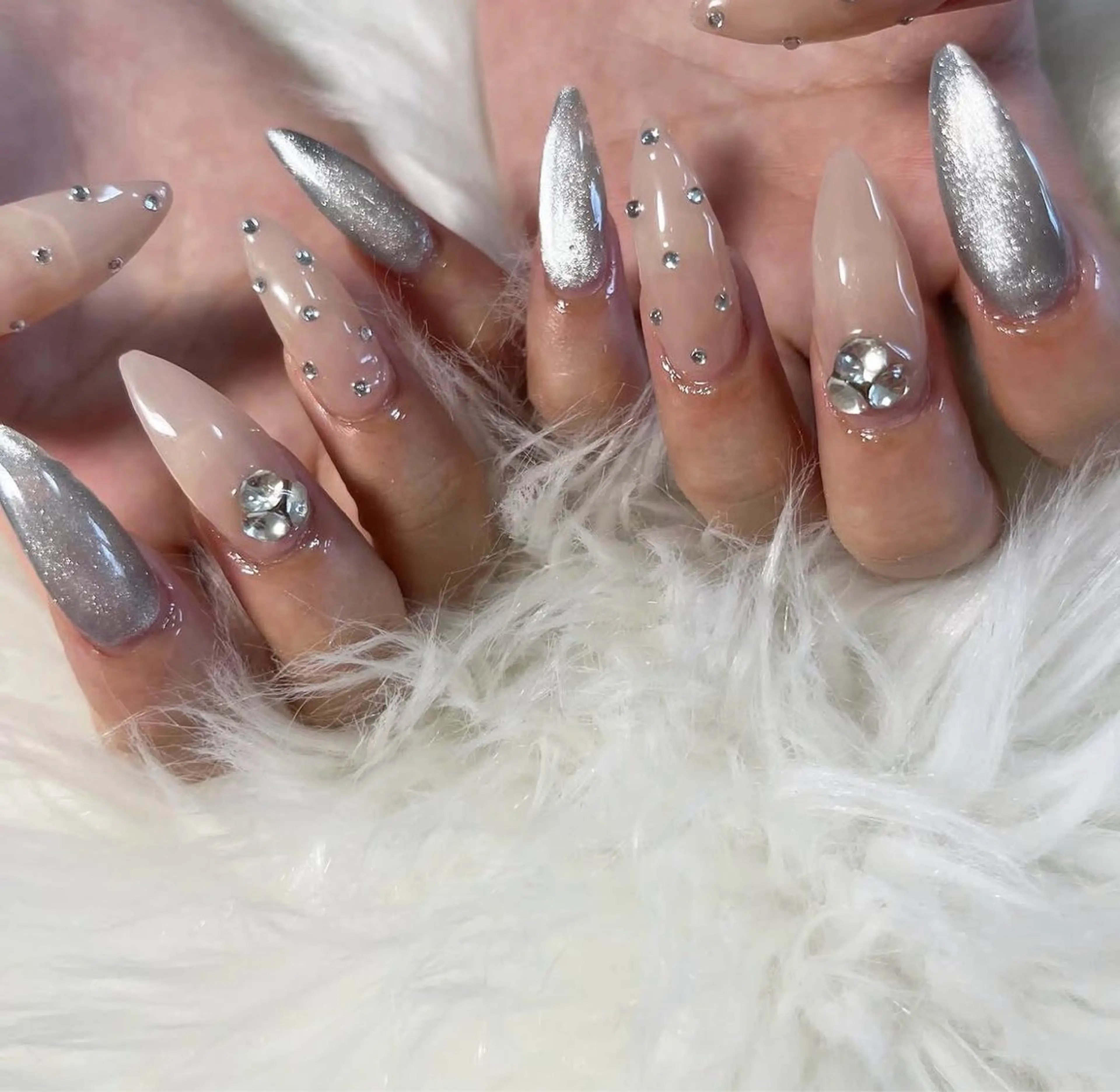 ネイル ハンドネイル Rureri .のネイルデザイン