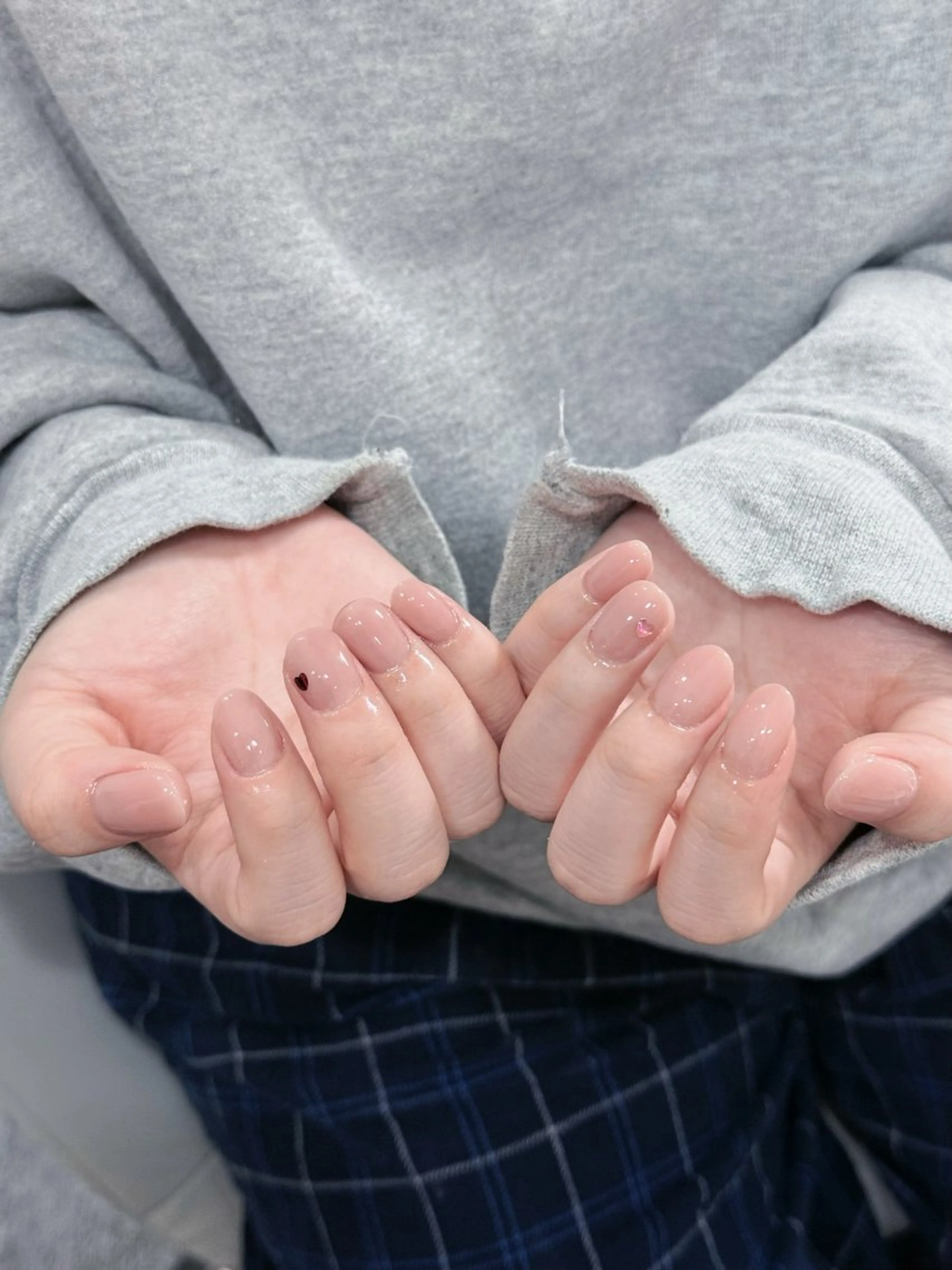 ネイル ジェルネイル キラキラネイル ネイルチップ 冬ネイル ハンドネイル Emi🌸Belle Nail Salonのネイルデザイン
