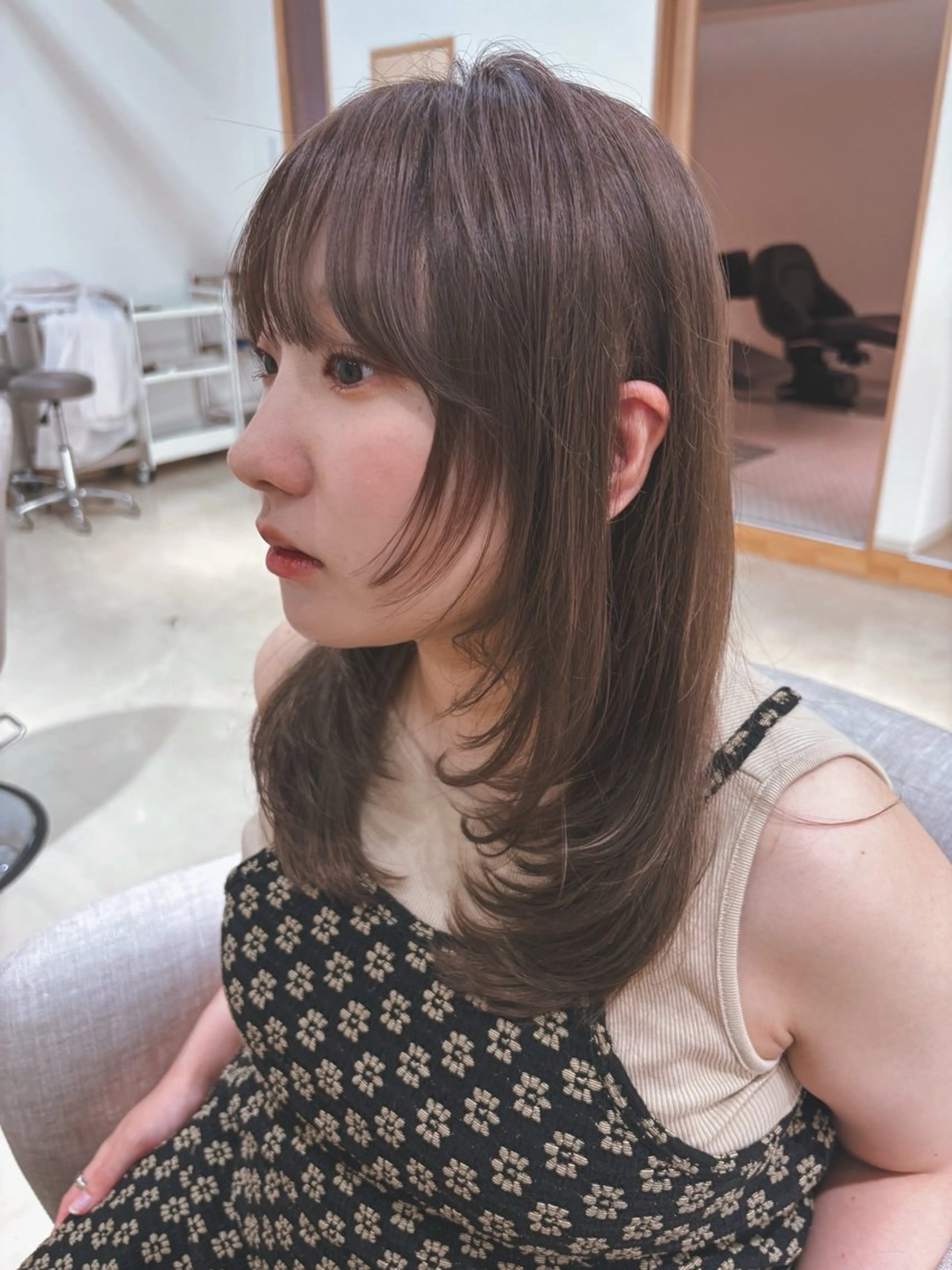 セミロング カラー 淡いまろみカラー🏹 beige🤎遥海のヘアスタイル