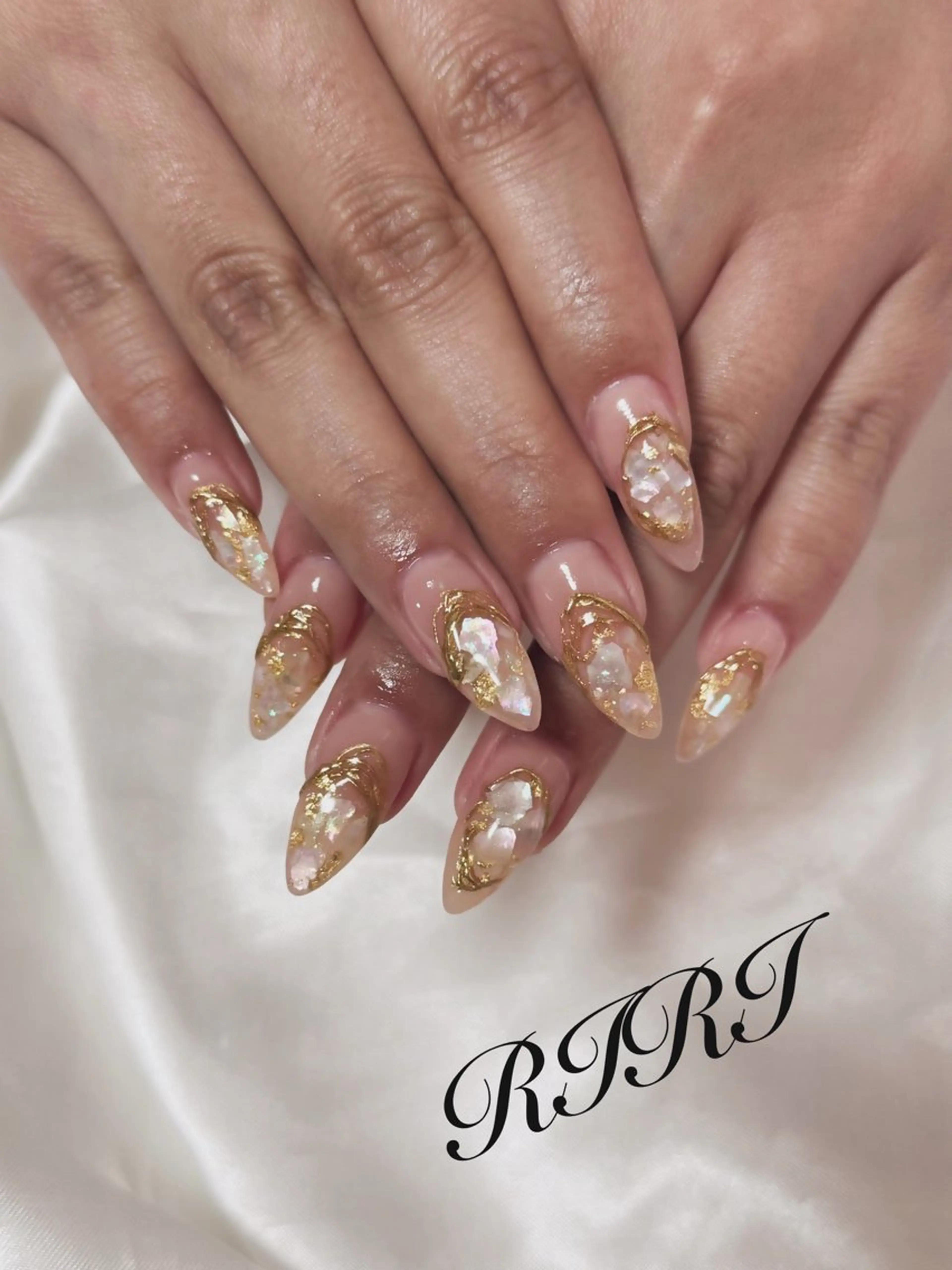 ネイル ジェルネイル キラキラネイル ミラーネイル ニュアンスネイル ショートネイル ハンドネイル riri オーナーのネイルデザイン