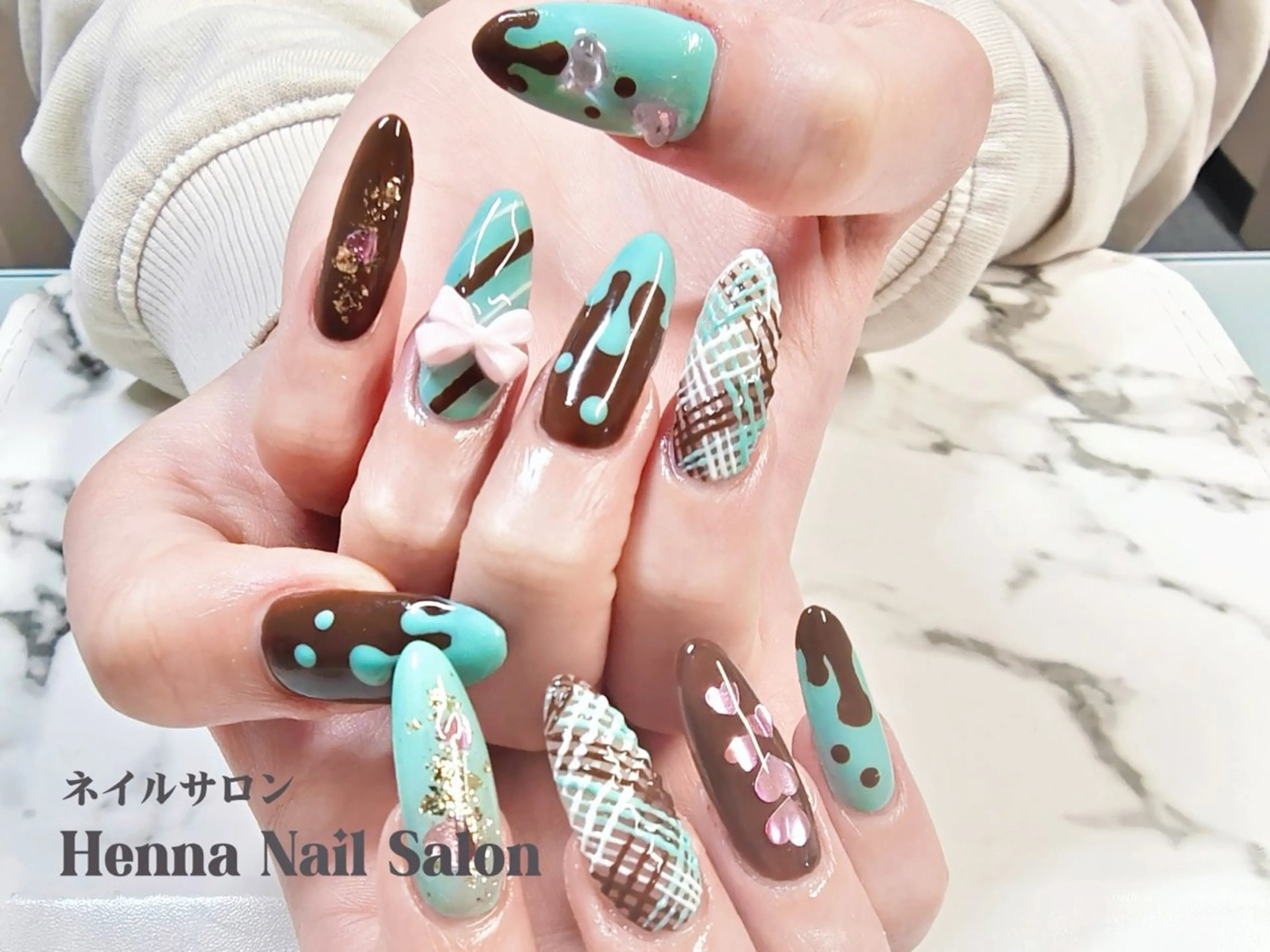 ネイル Henna nailのネイルデザイン